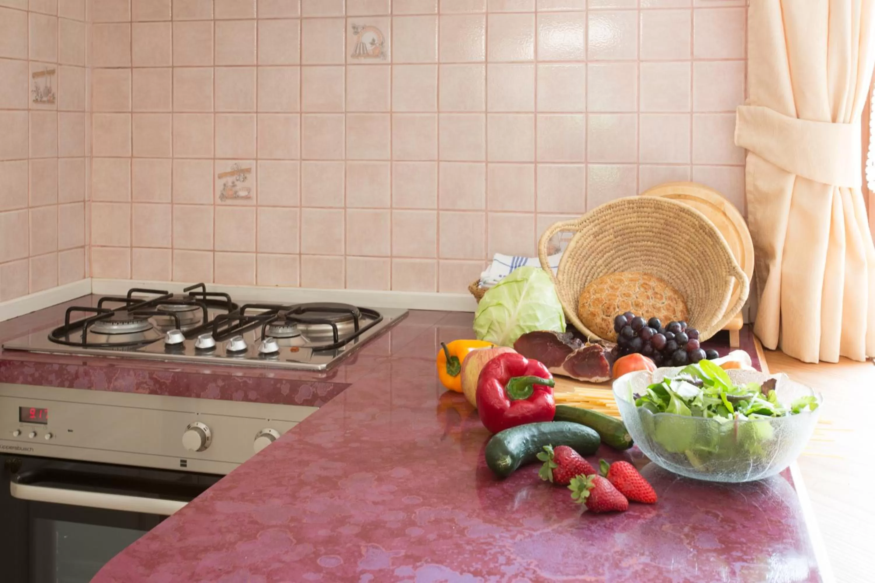 Kitchen or kitchenette, Kitchen/Kitchenette in Residence Obermoarhof