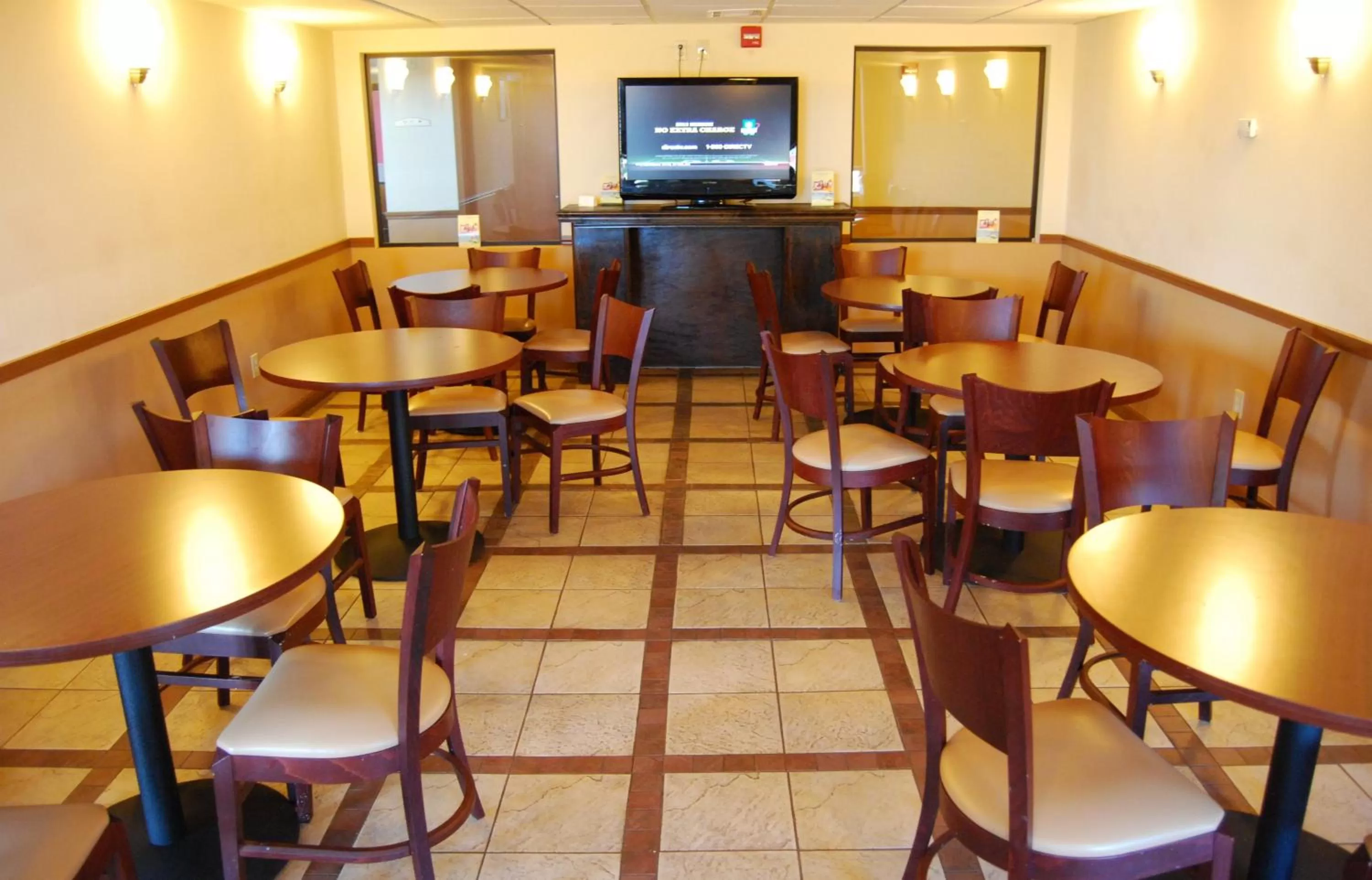 Restaurant/places to eat in Super 8 by Wyndham Oklahoma City