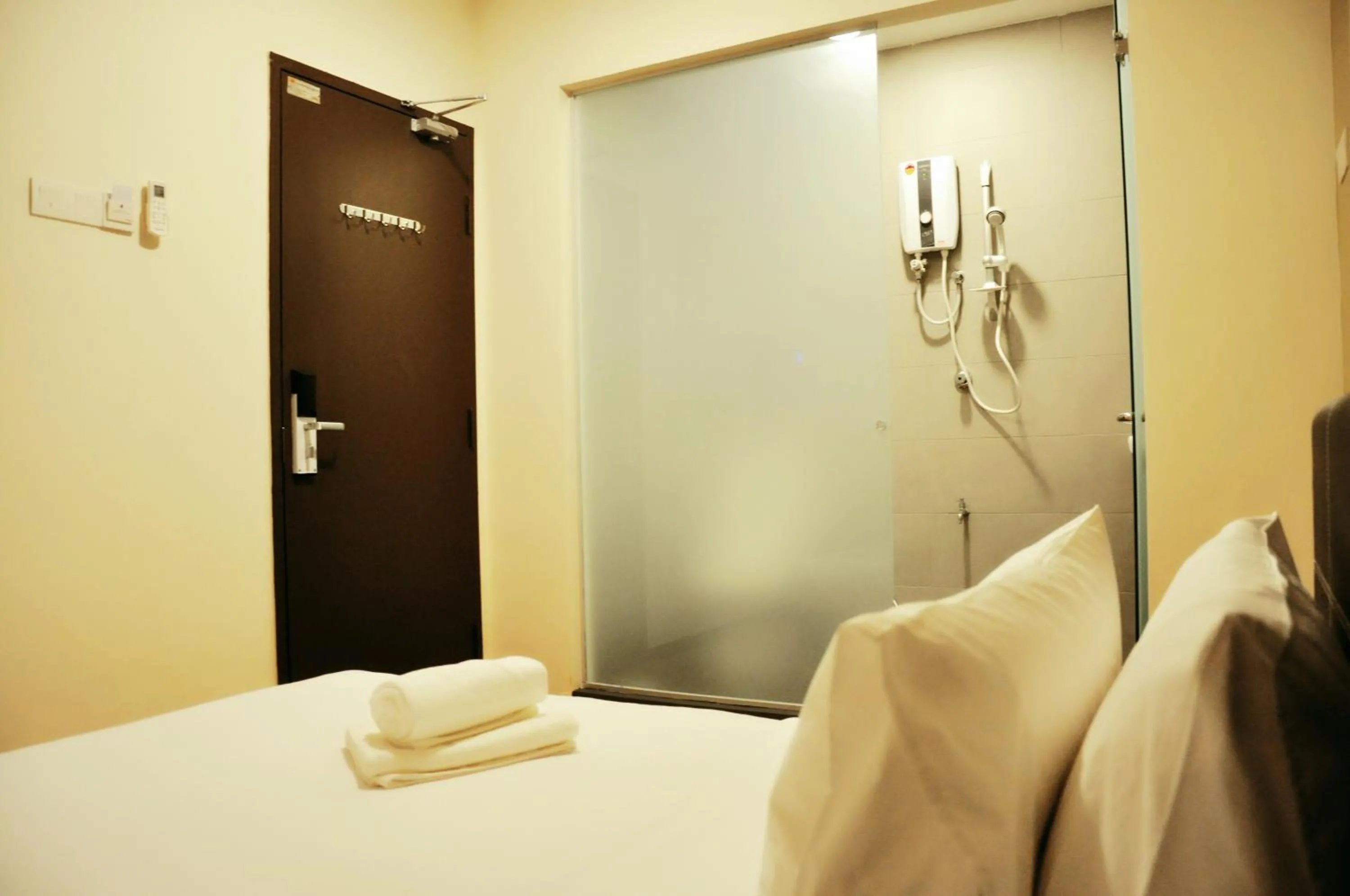 Bedroom, Bed in Gem Hotel Nusa Sentral Nusajaya