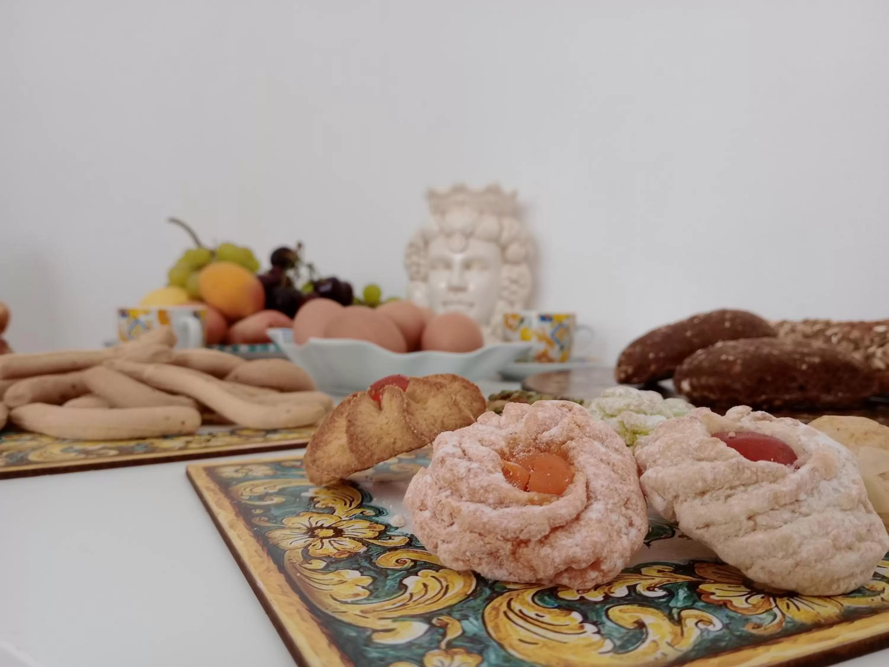 Breakfast, Food in La valigia sul letto