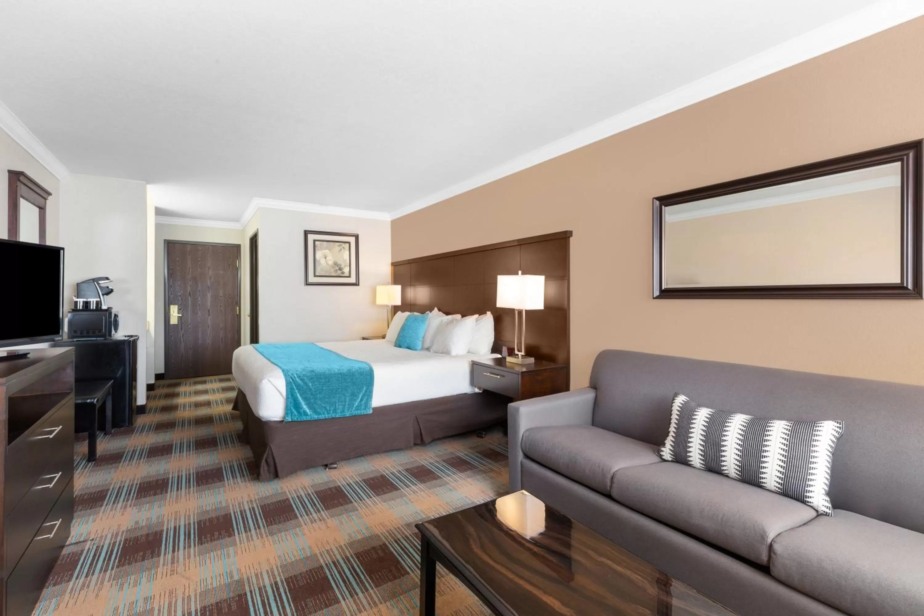 Photo of the whole room, Bed in Inn at Moses Lake