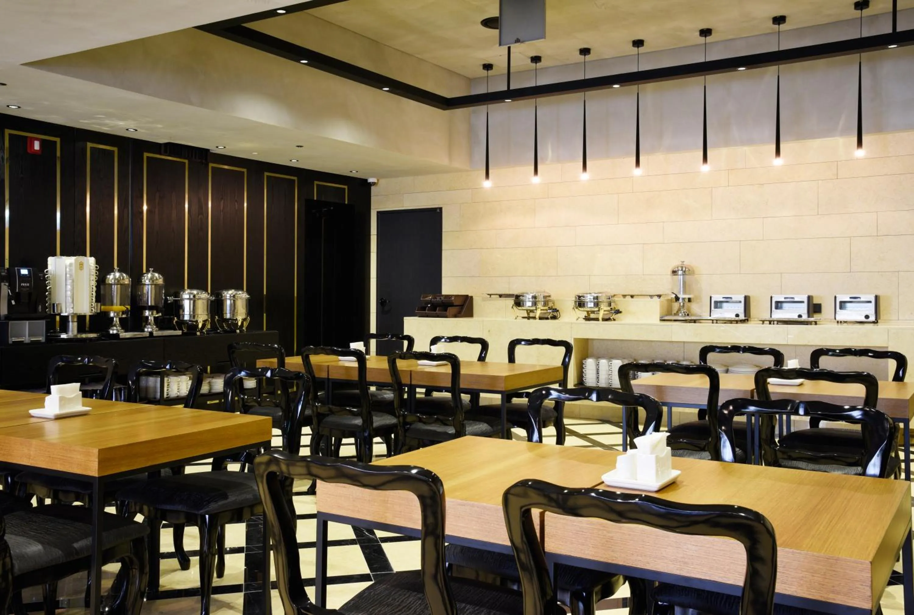 Restaurant/places to eat in Hotel The Designers Dongdaemun