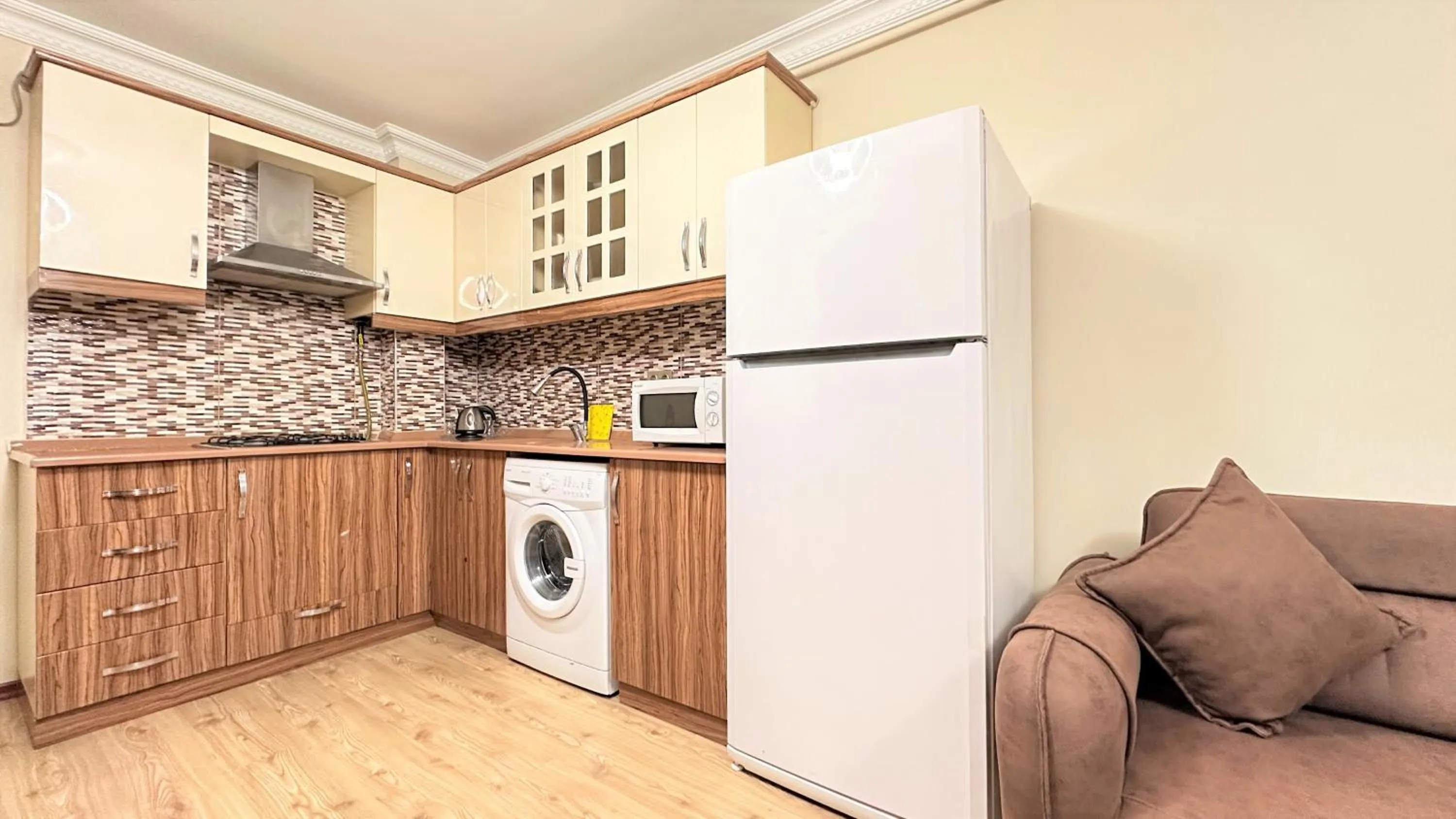 Kitchen or kitchenette in Overland Residence