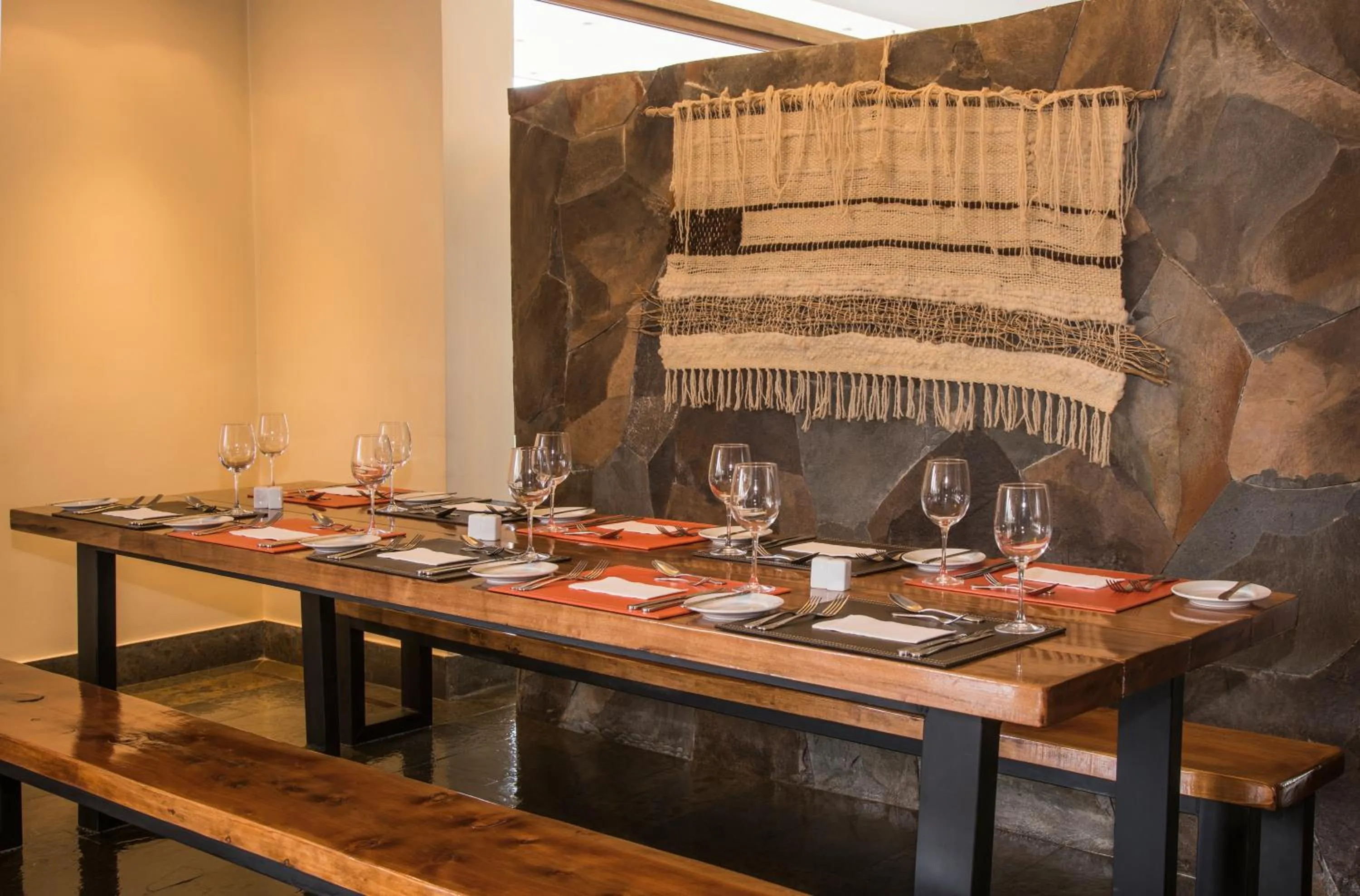 Restaurant/places to eat in Solace Hotel Puerto Varas