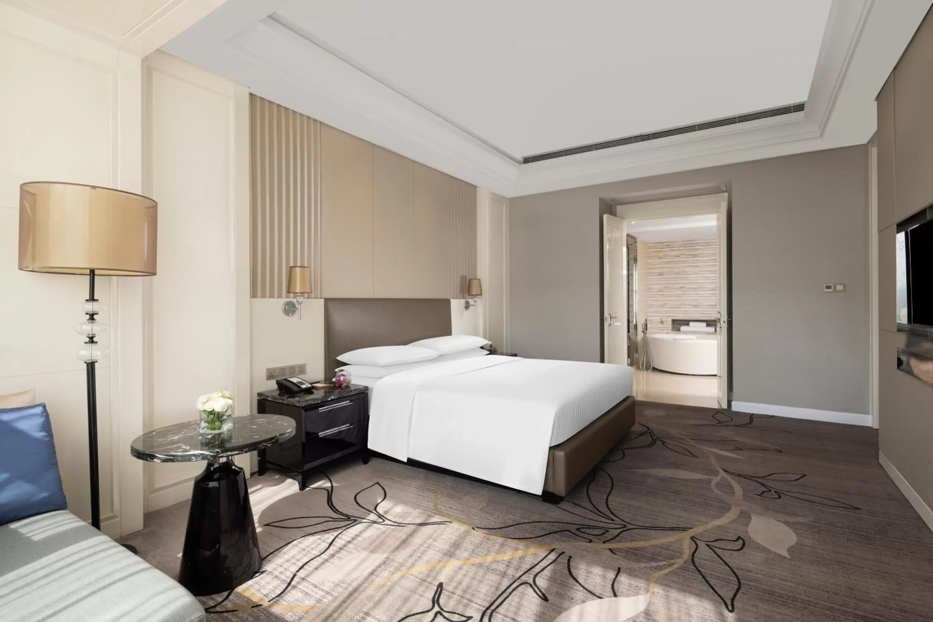 Premier King Suite with Lounge Access in Zhejiang Taizhou Marriott Hotel Premier King Suite with Lounge Access in Zhejiang Taizhou Marriott Hotel