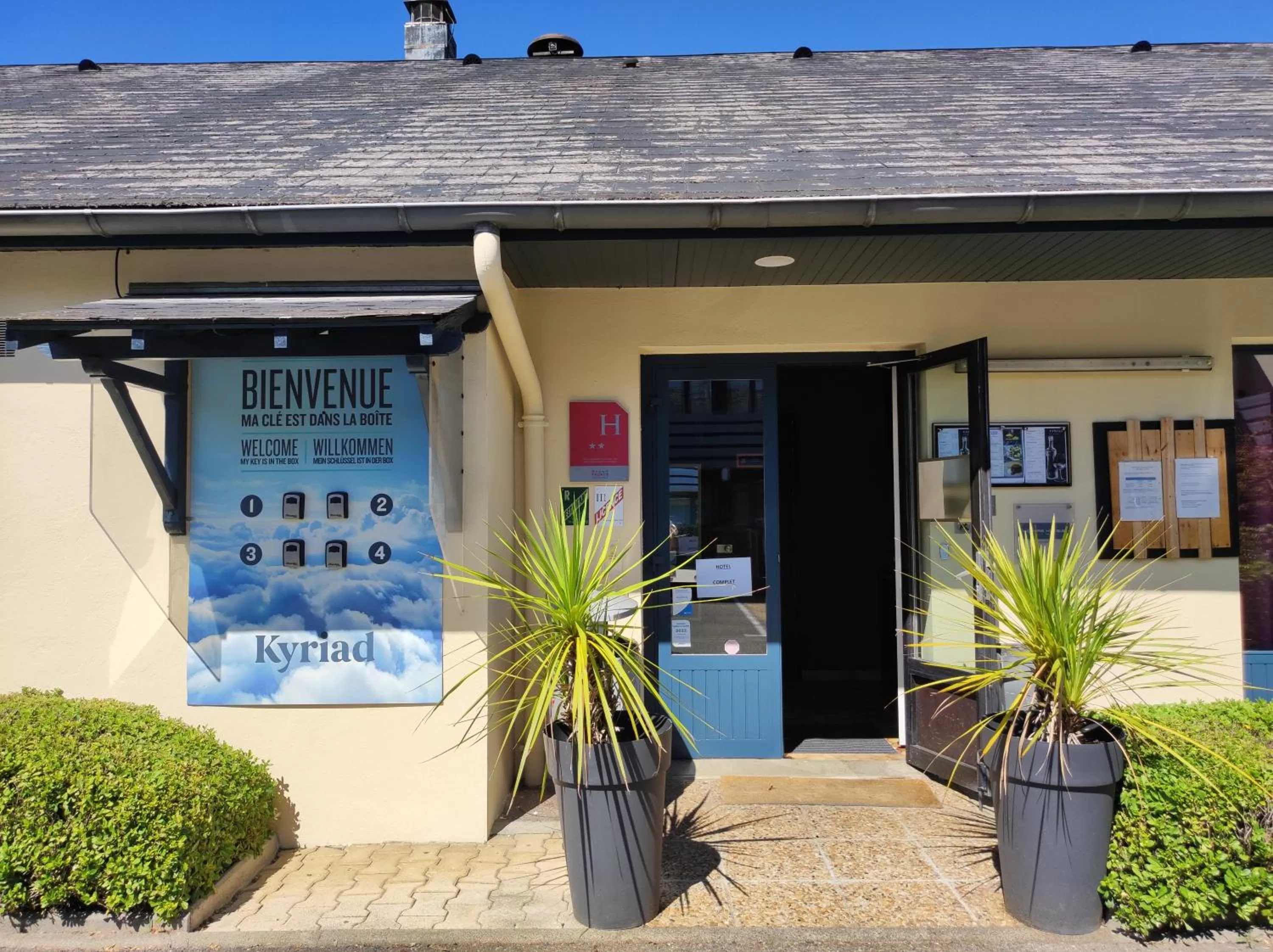 Facade/entrance in Kyriad Tarbes Odos