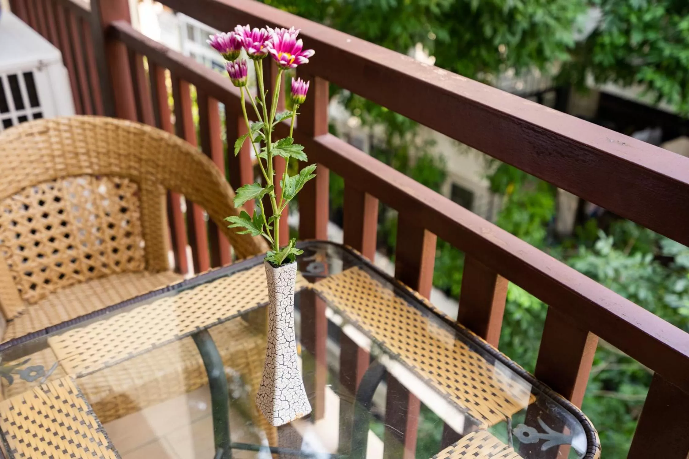 View (from property/room), Balcony/Terrace in Artisan Lakeview Hotel