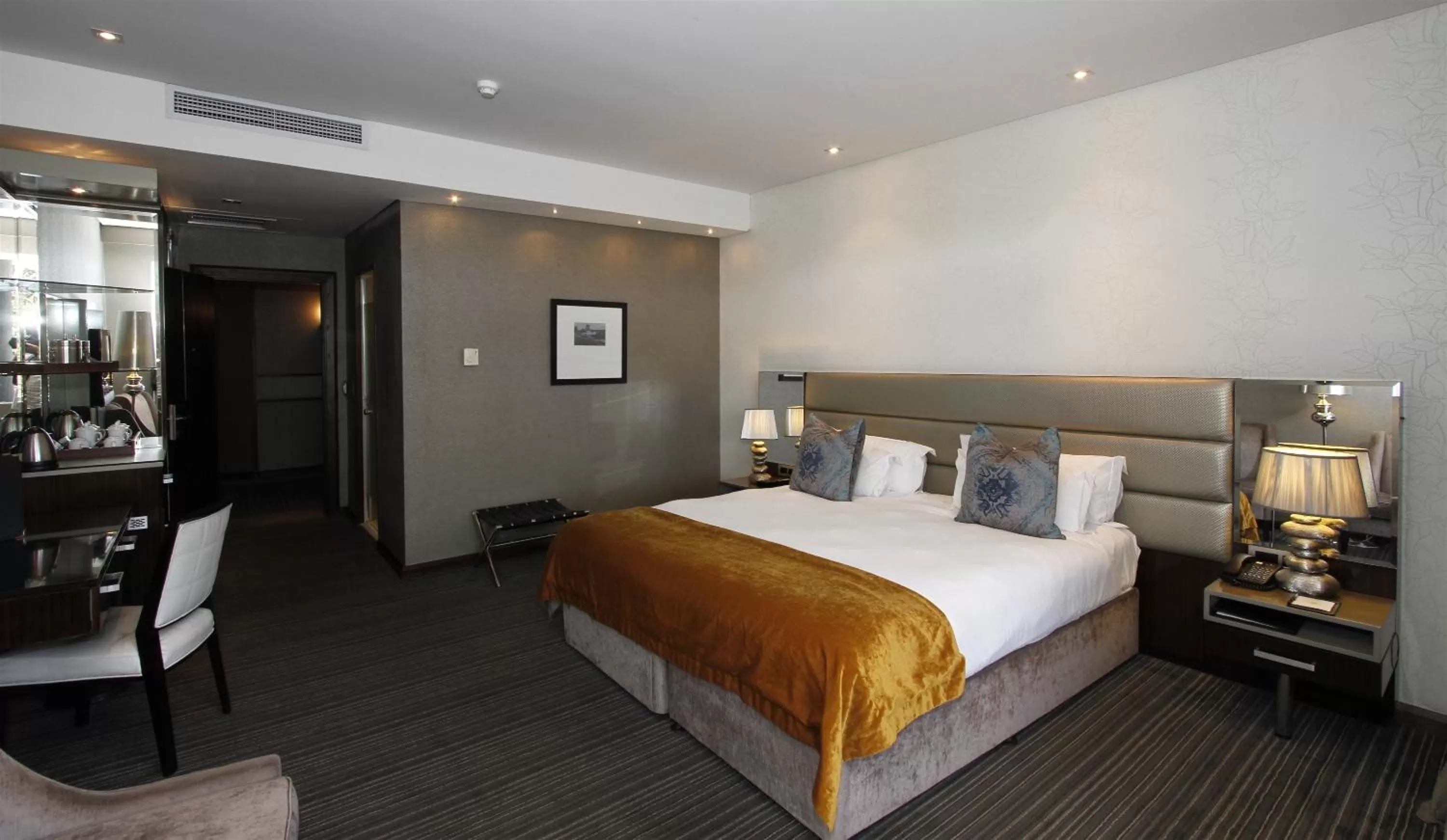 Bedroom, Bed in Coastlands Musgrave Hotel
