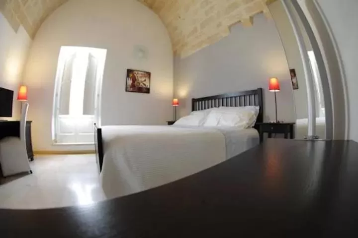 Bed in Le Malve Cave Retreat