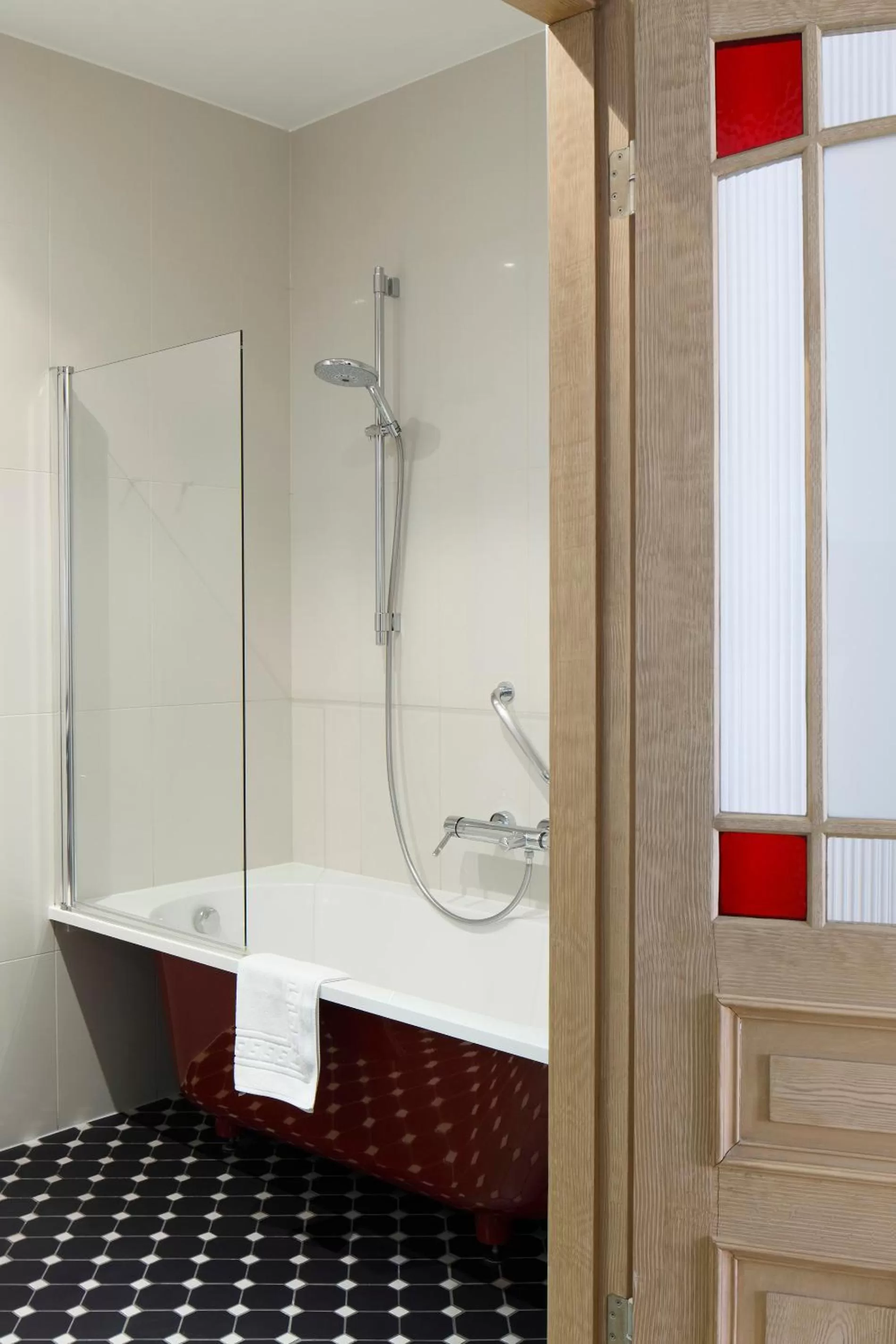 Bathroom in Neiburgs Hotel