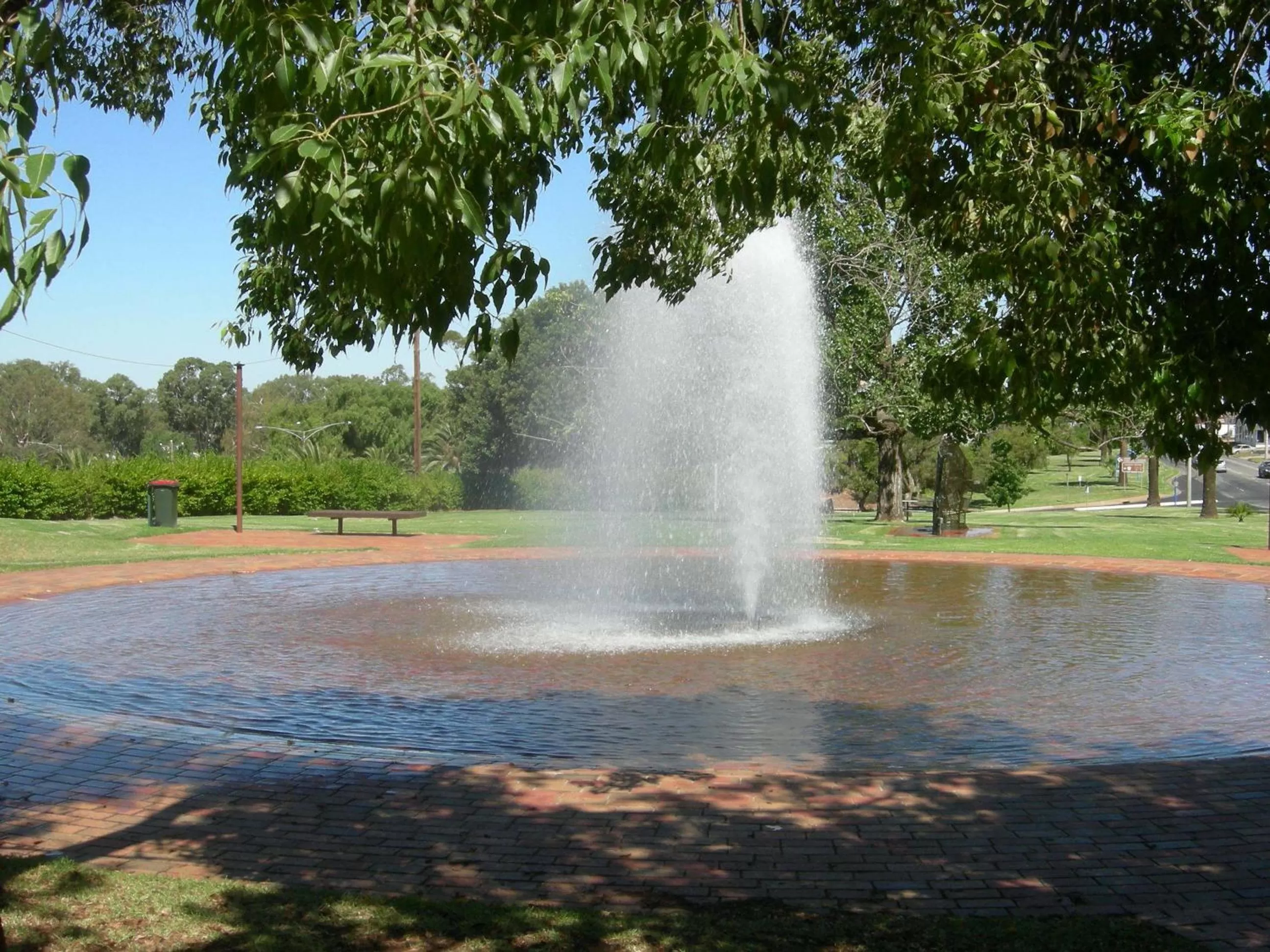 Nearby landmark in 7th Street Motel