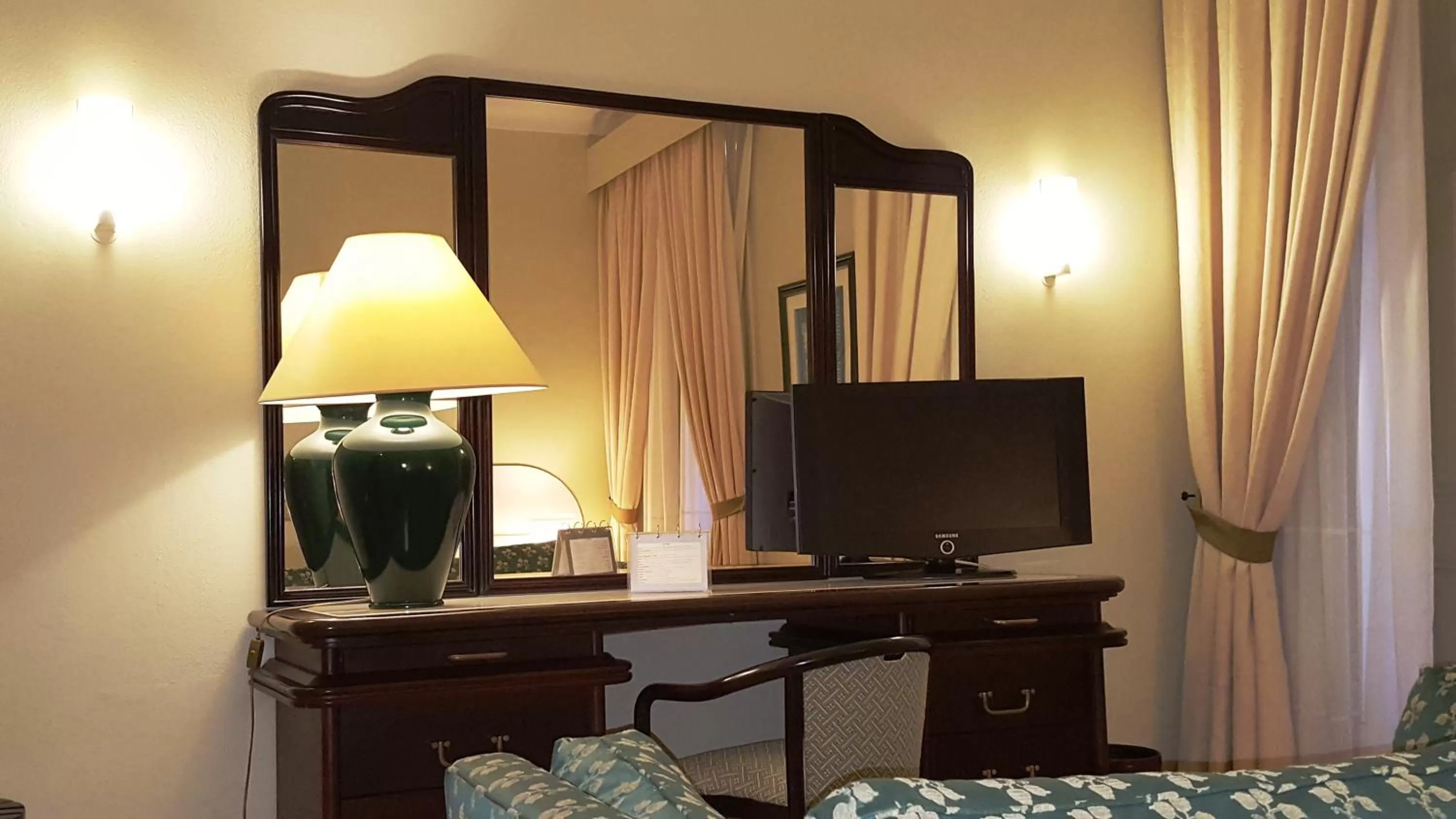 Bedroom in Hotel de Moura