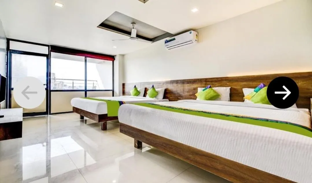 Bed in Hotel Shree MahaLaxmi inn-Couple Friendly