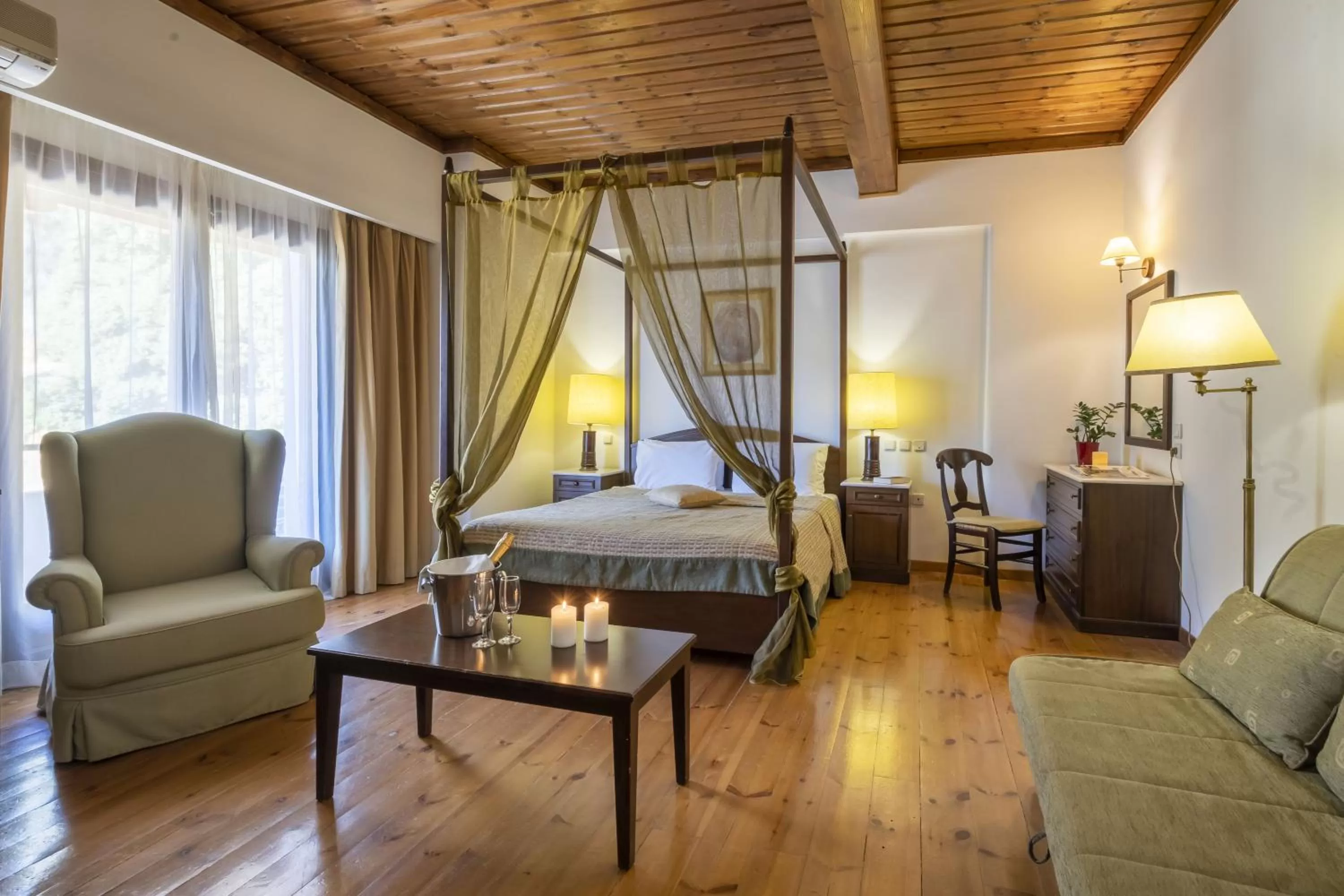 Photo of the whole room, Bed in Anemolia Mountain Resort