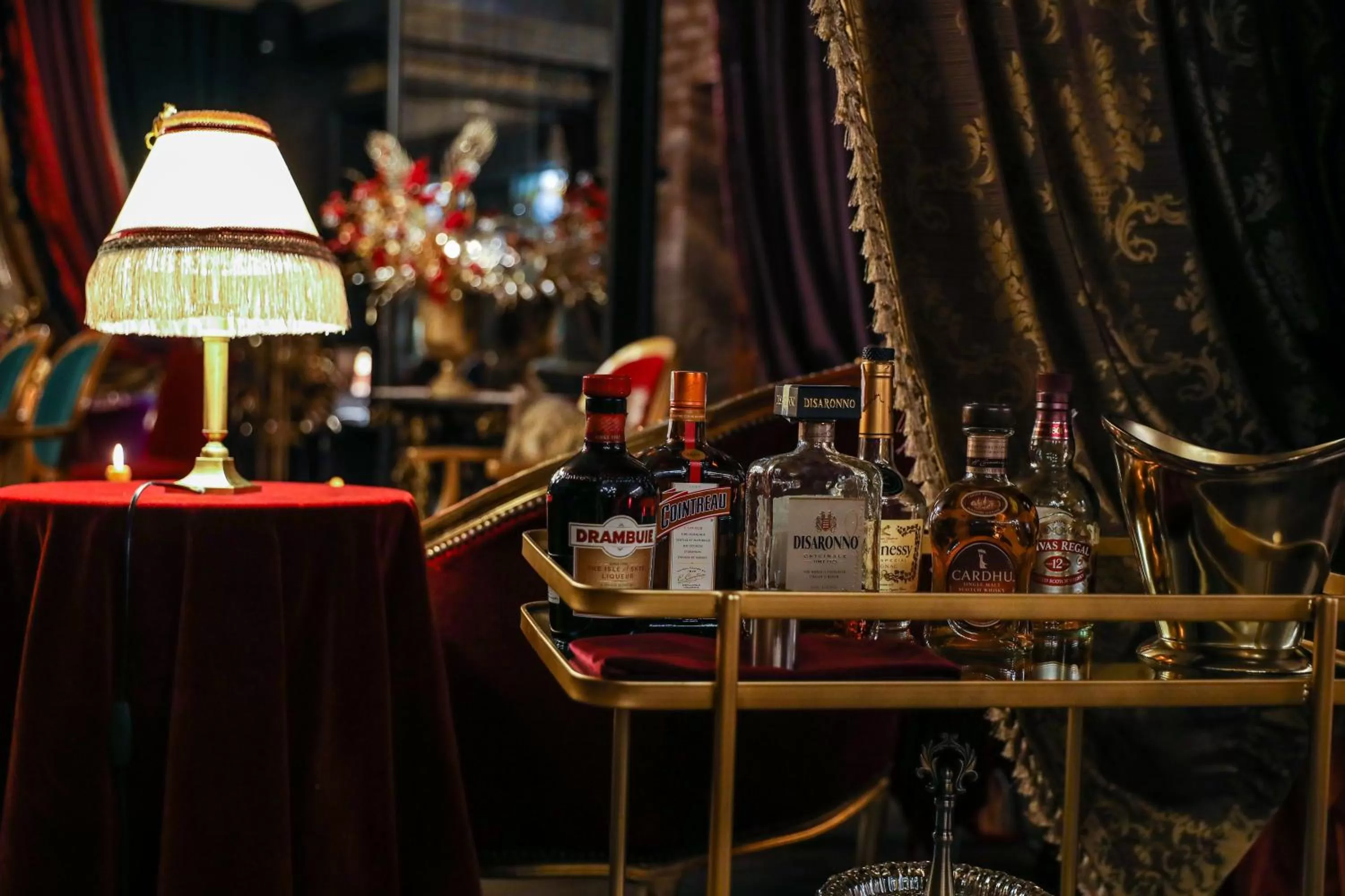 Drinks in Complex Baroto