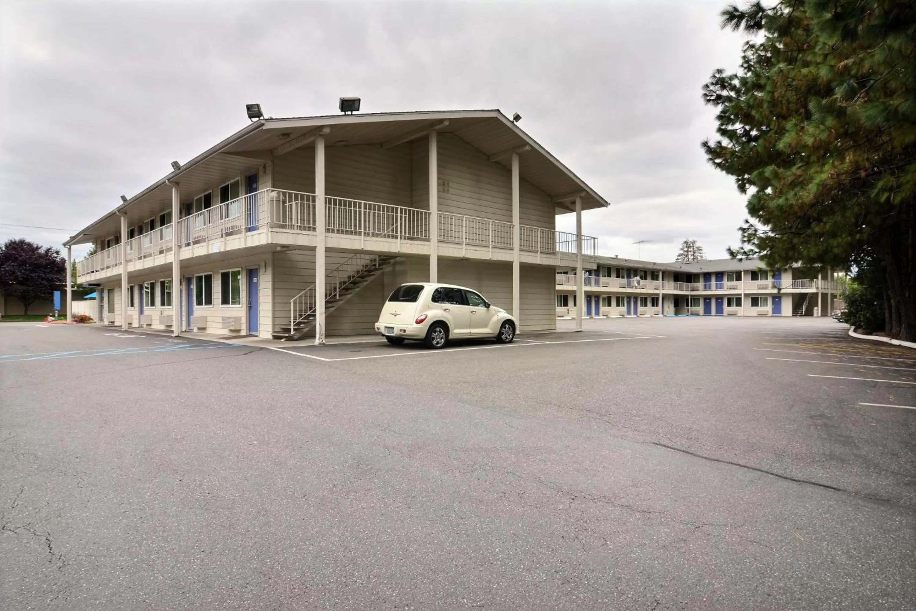 Property building in Motel 6-Tumwater, WA - Olympia
