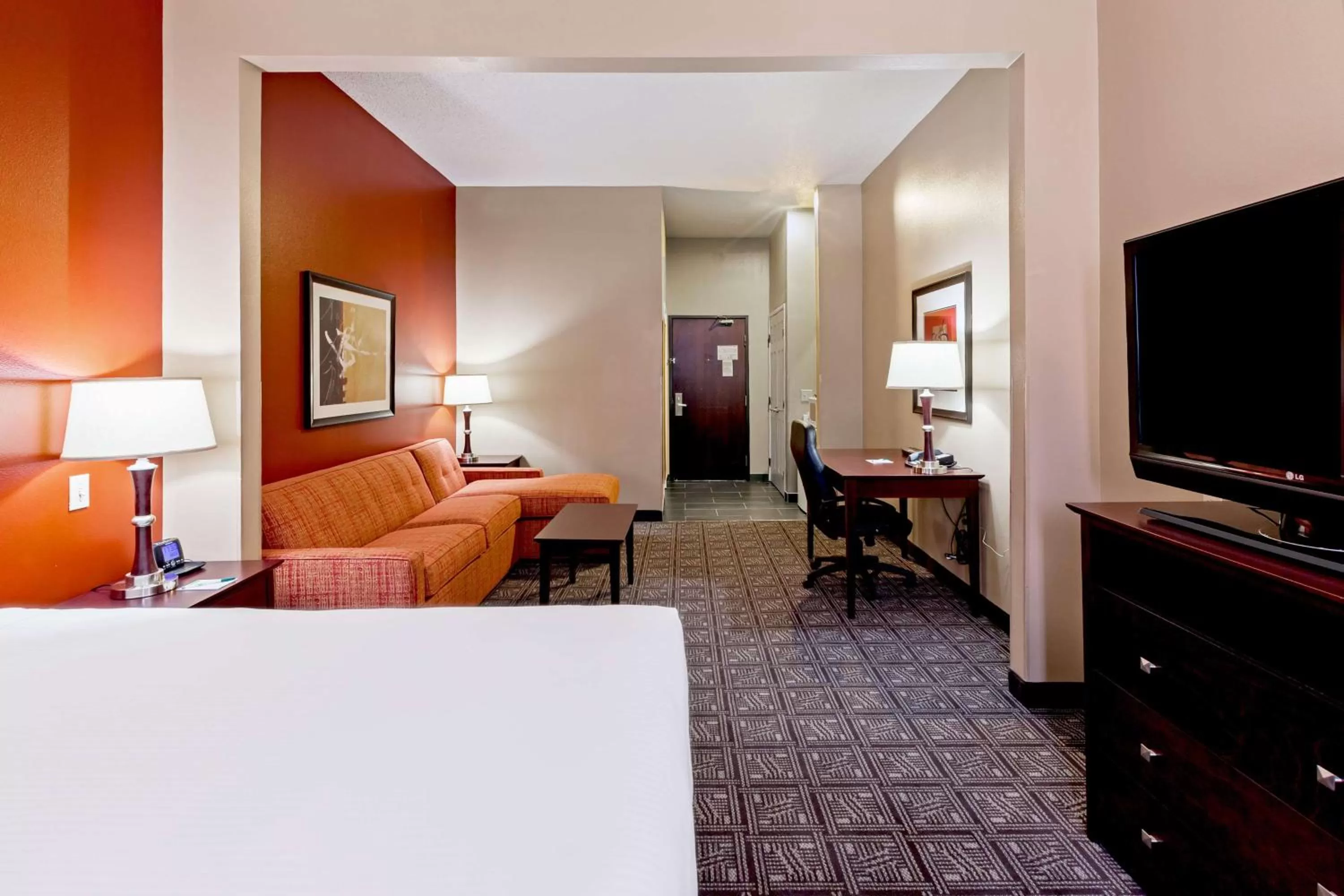 King Room with Bath Tub - Mobility/Hearing Accessible - Non-Smoking in Comfort Inn & Suites Irving Las Colinas DFW