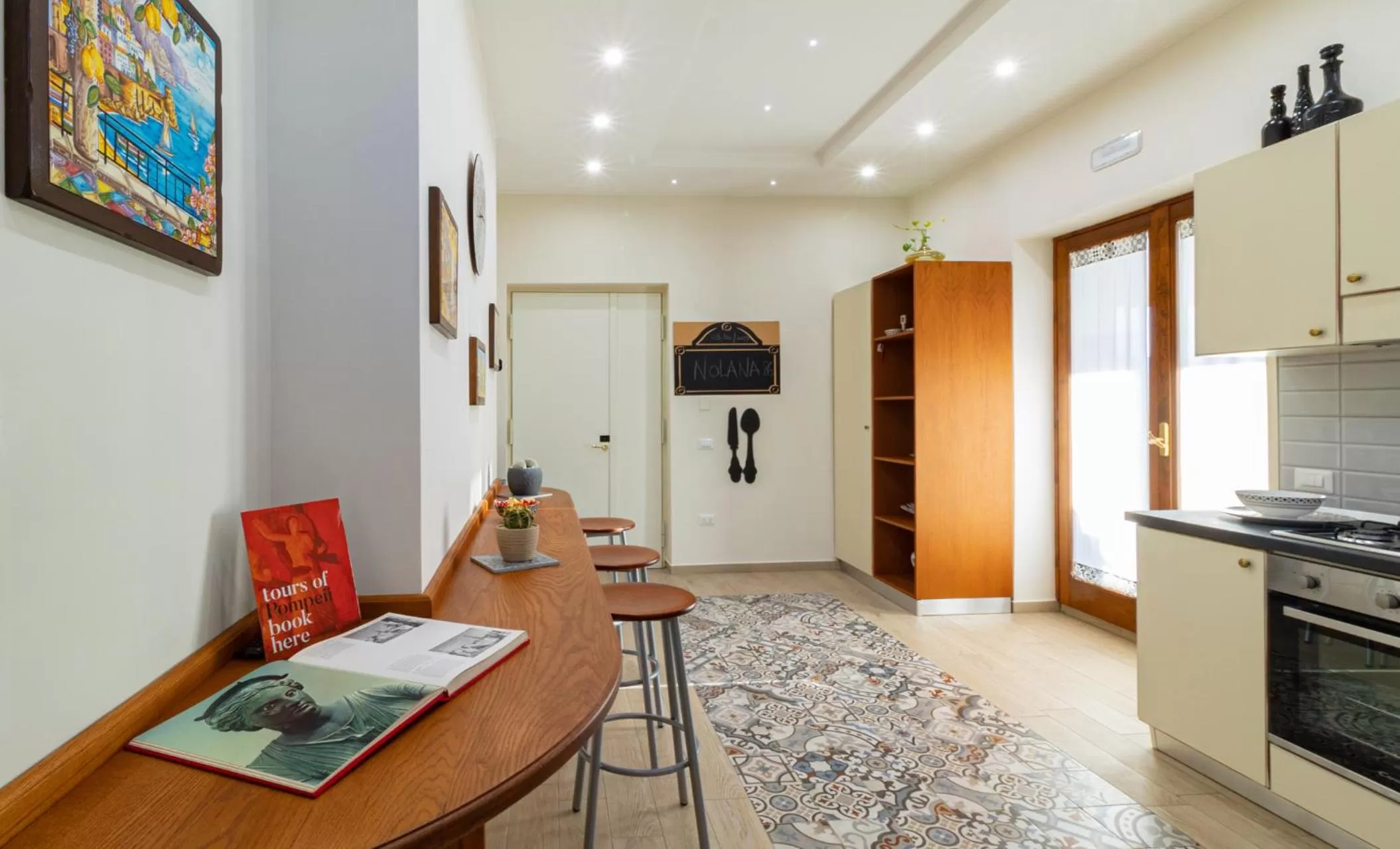 Kitchen or kitchenette in Nolana '86