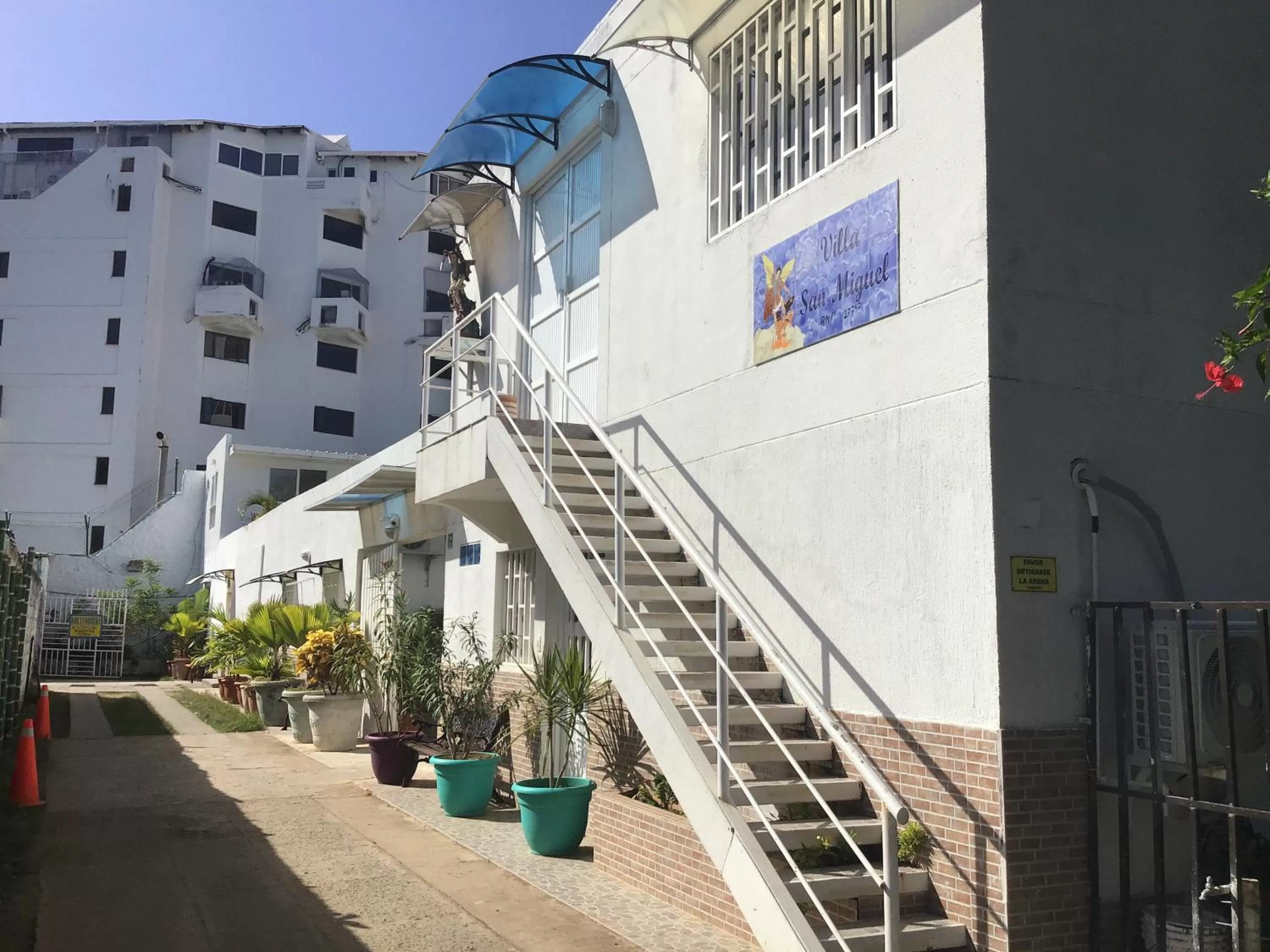 Facade/entrance, Property Building in Villa San Miguel