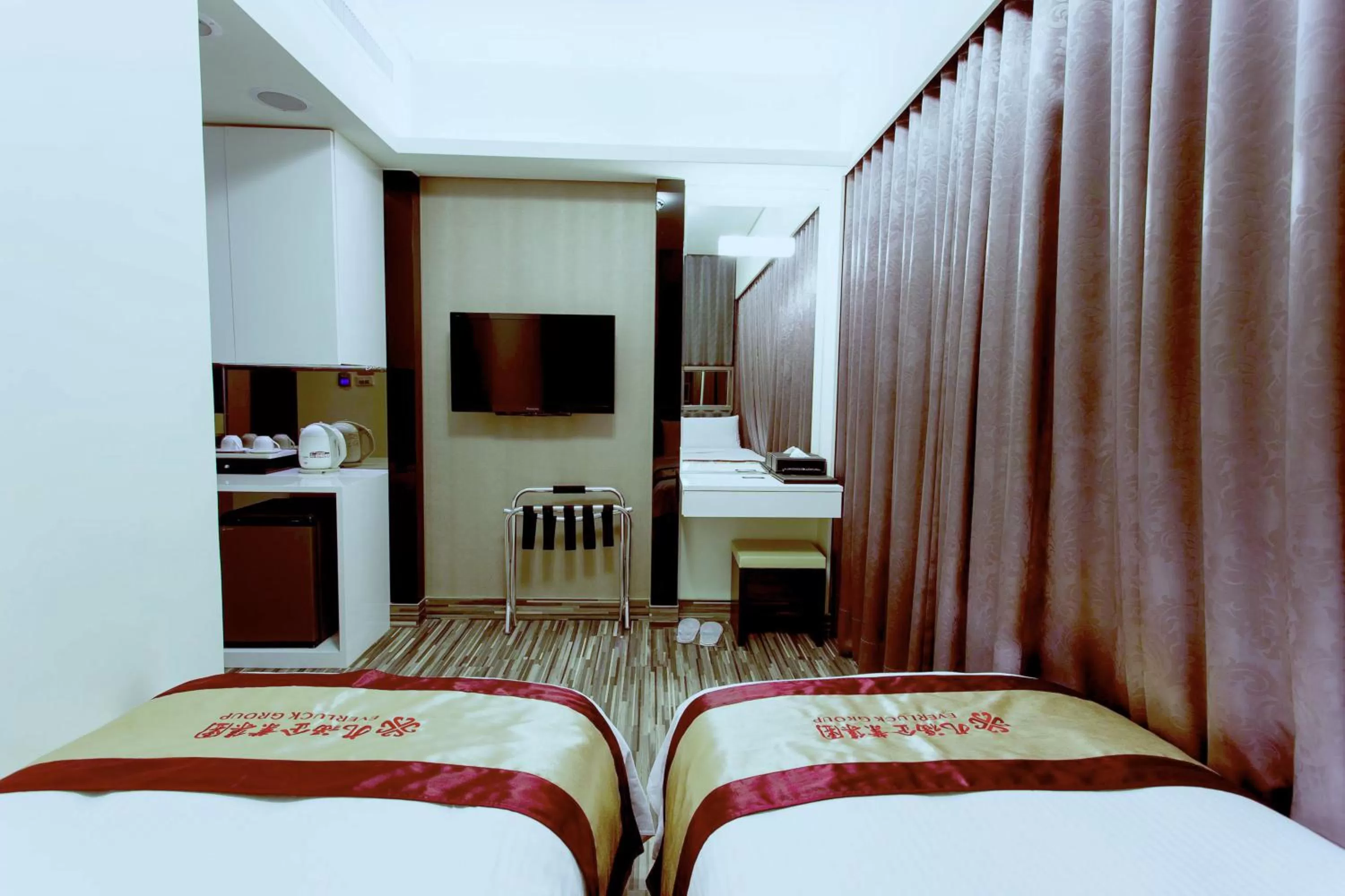 bunk bed, Bed in Harmonious Hotel