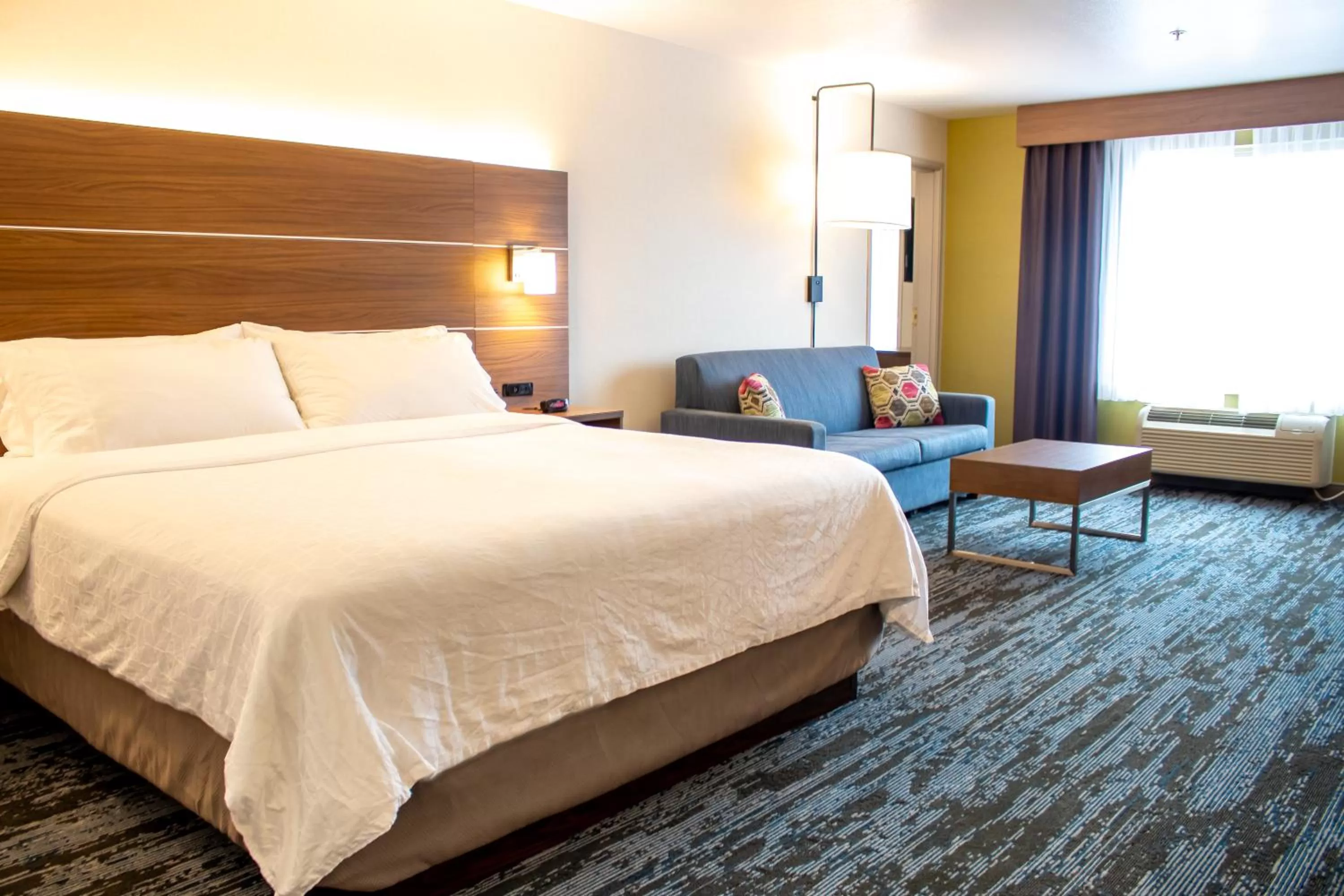 Holiday Inn Express & Suites Wausau by IHG