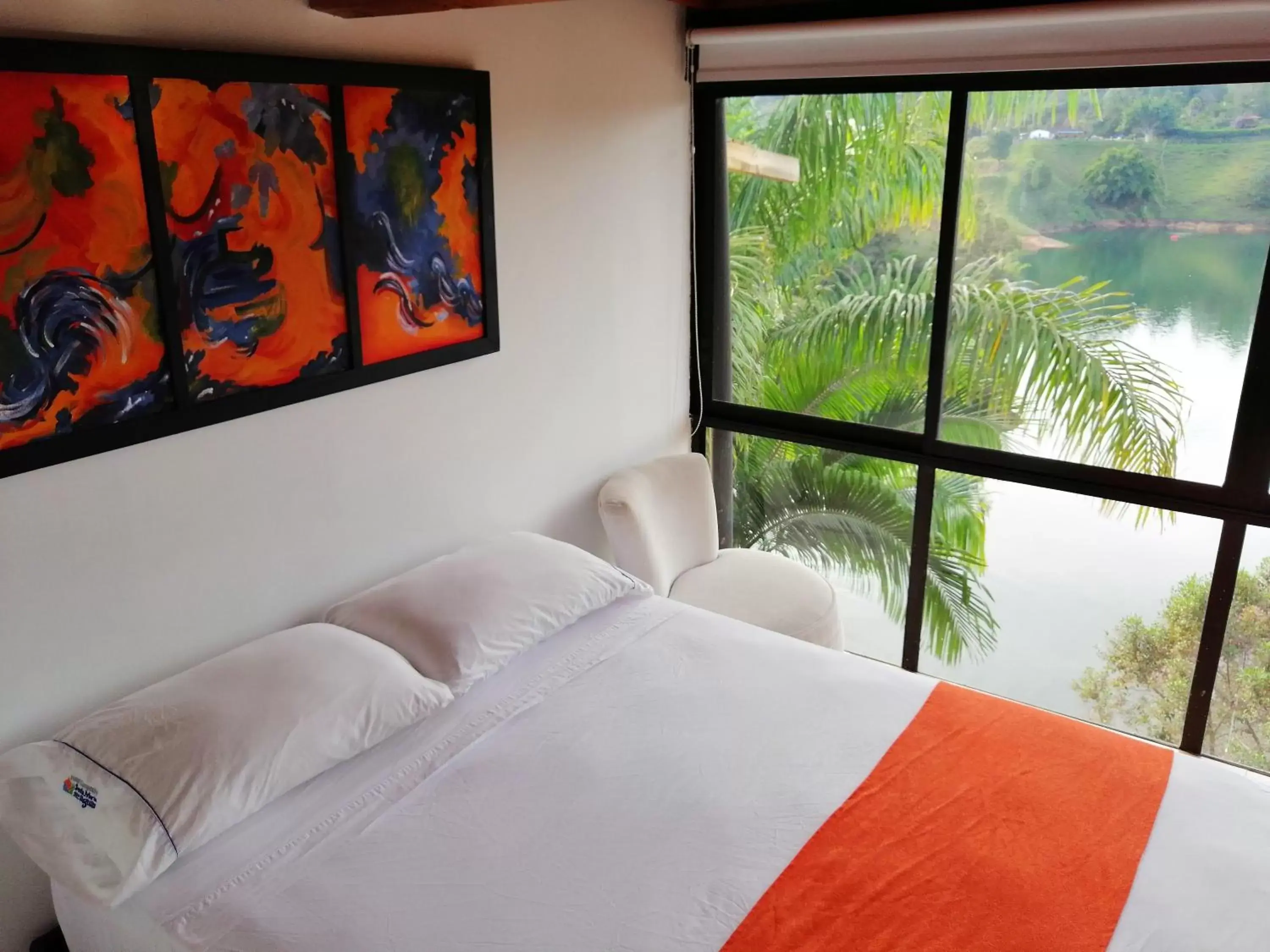 Double Room with Lake View in Hotel Santa Maria de las Aguas Peñol Double Room with Lake View in Hotel Santa Maria de las Aguas Peñol