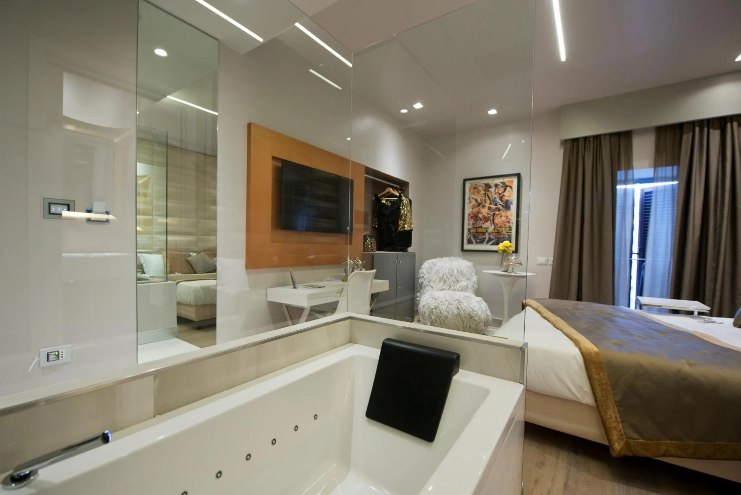 Hot Tub, Bed in Torre Argentina Relais - Residenze di Charme