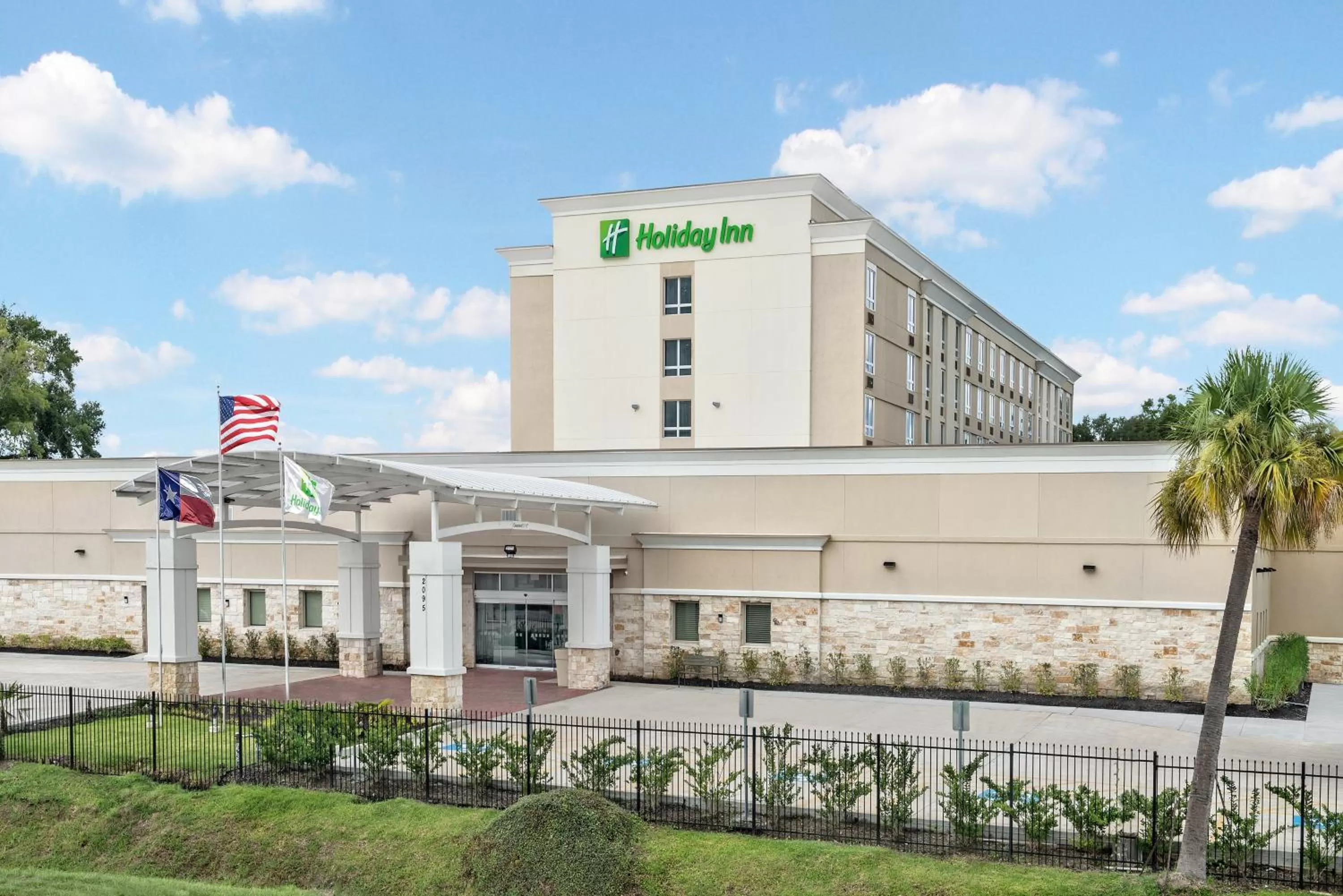 Property building in Holiday Inn - Beaumont East-Medical Ctr Area by IHG