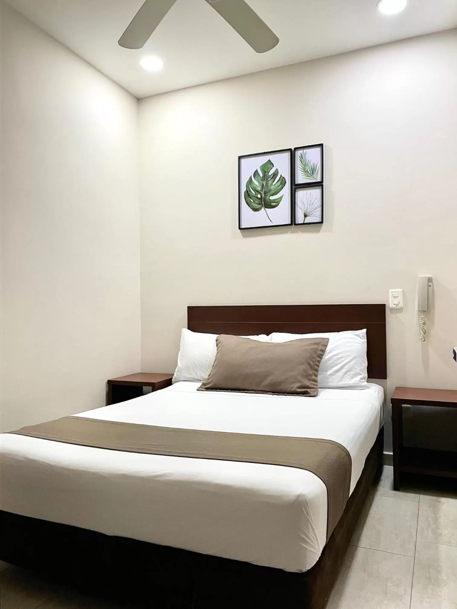 Bed in Hotel Via Principal I