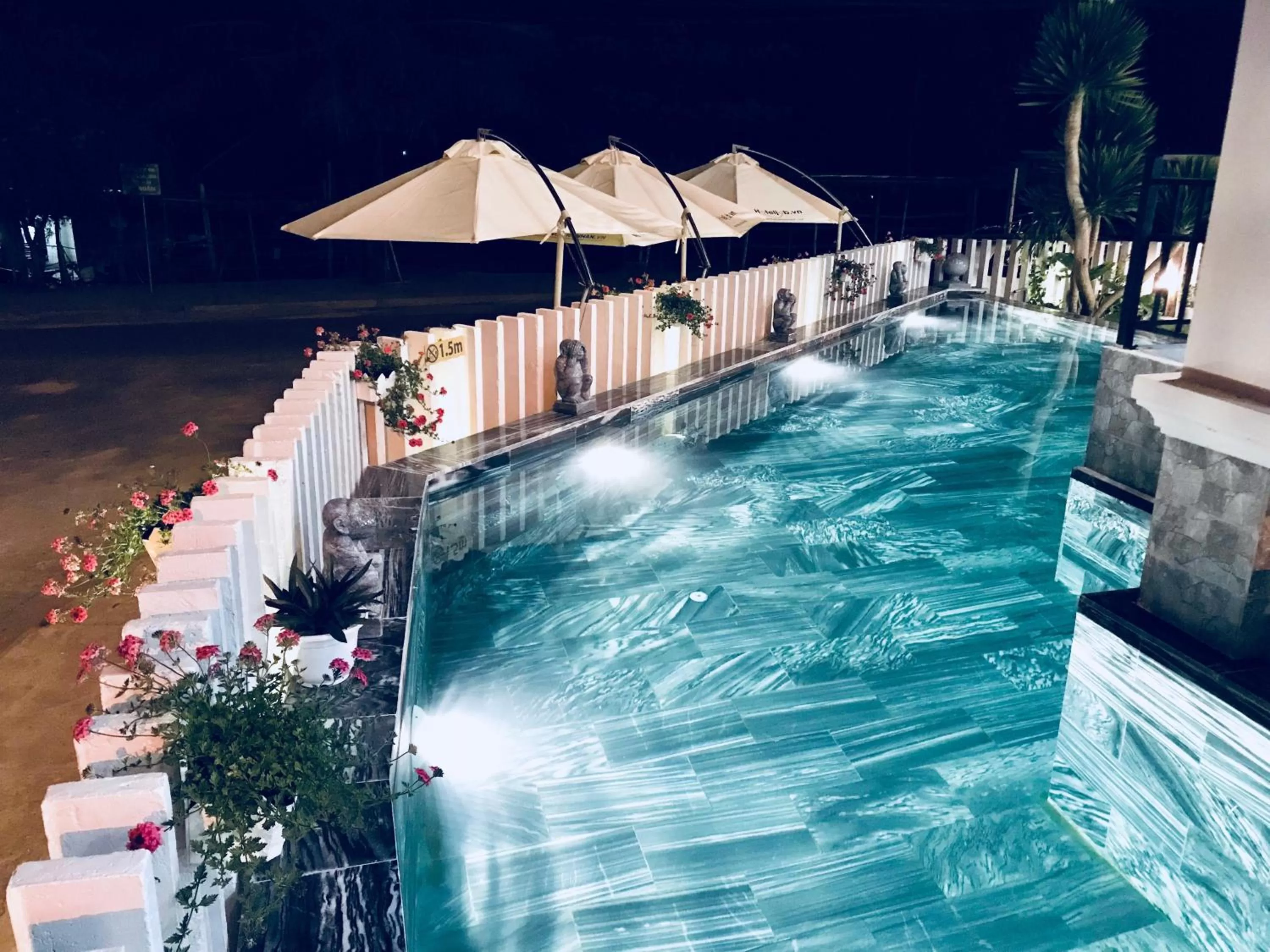 Swimming pool in Santa Sea Villa