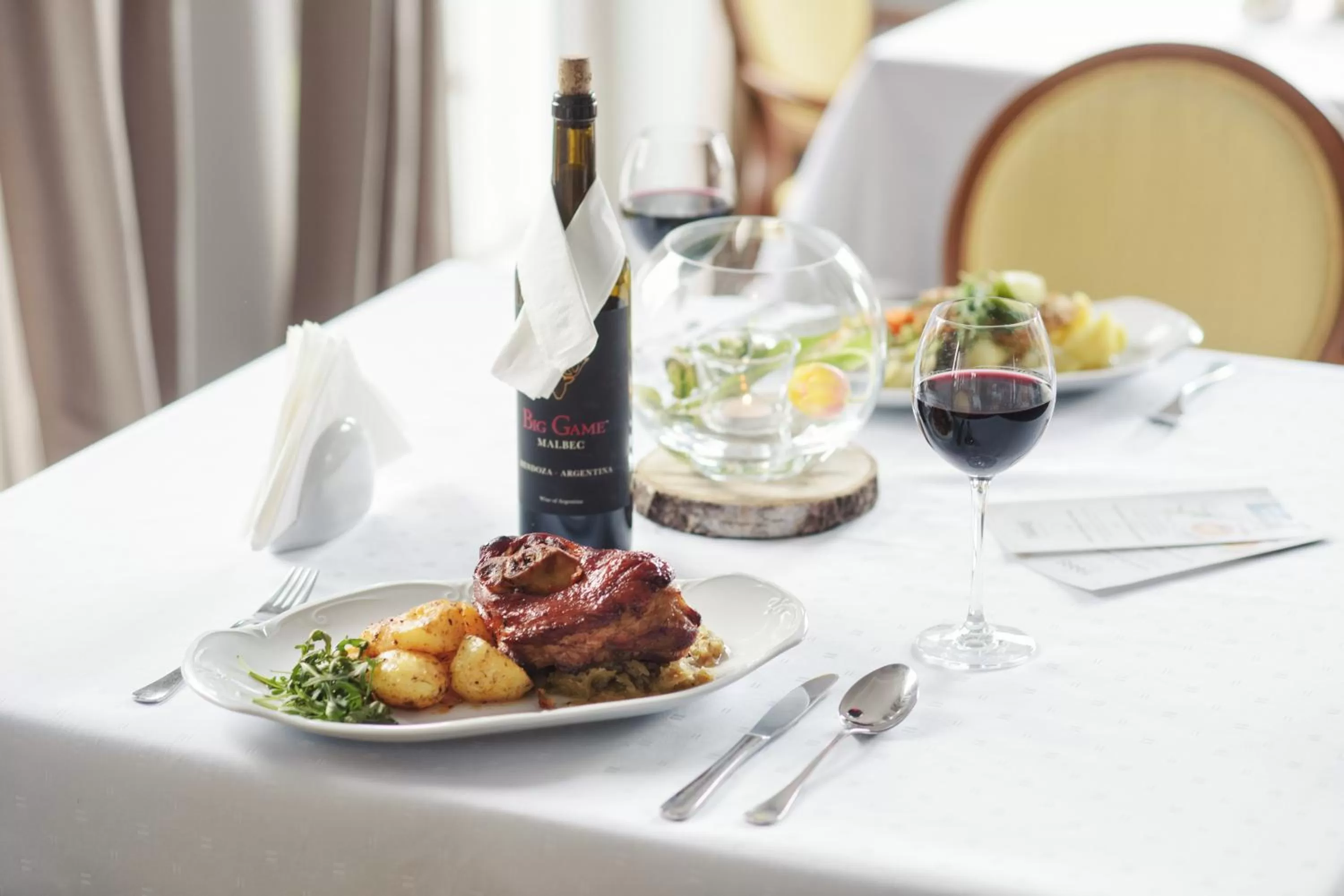 Restaurant/places to eat in Lila Medical SPA