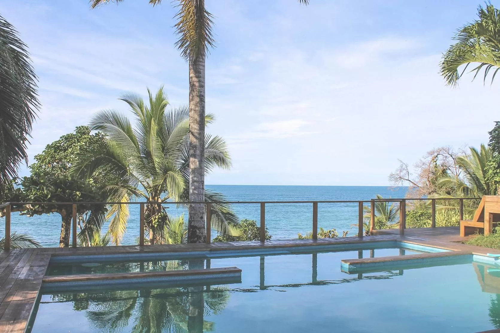 Swimming pool in Bird Island Bungalows