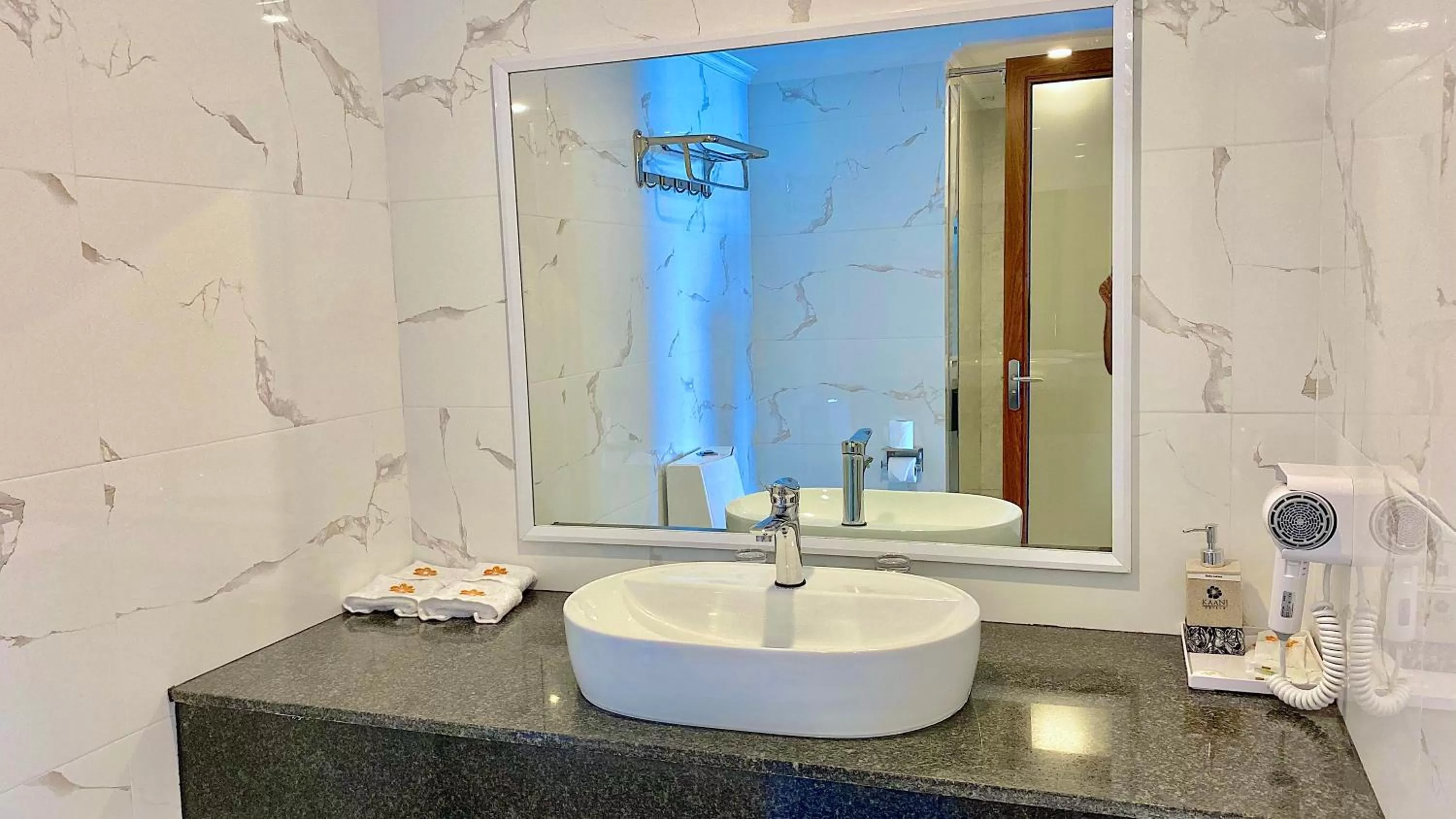 Bathroom in Kaani Palm Beach