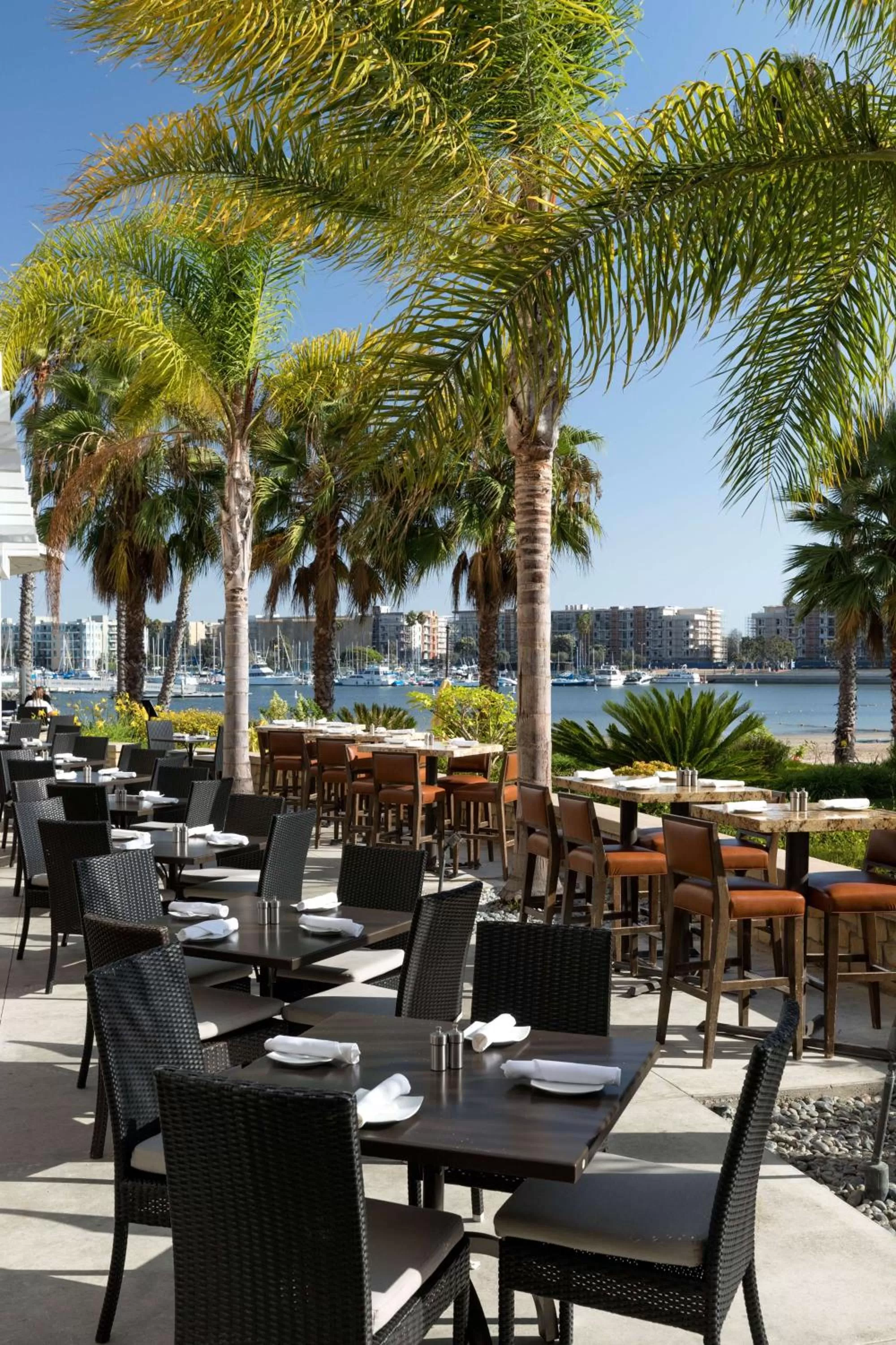 Restaurant/places to eat in Jamaica Bay Inn Marina Del Rey Tapestry Collection by Hilton