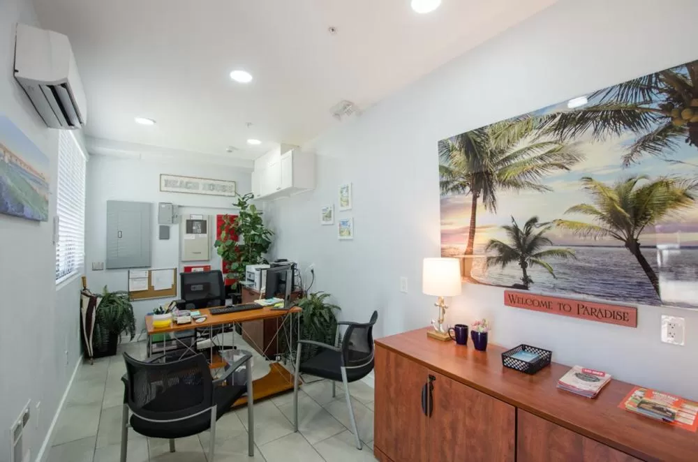 Property building in Vistalmar Beach Resort