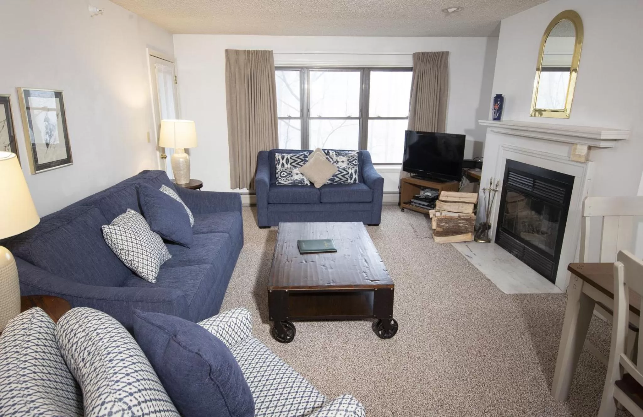 Living room in Winterplace at Okemo, A Vail Resorts Property