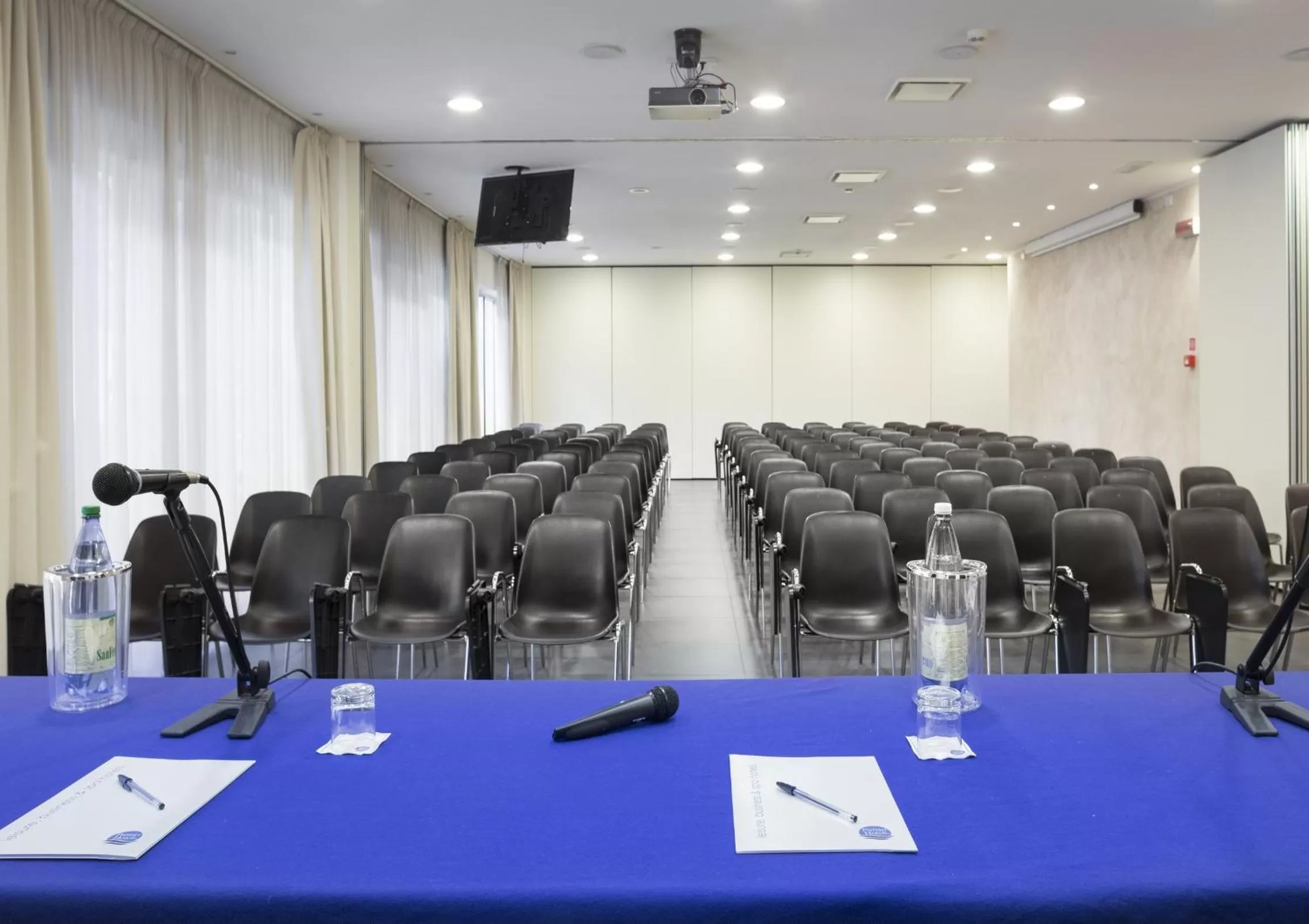 Meeting/conference room in Hotel Cube
