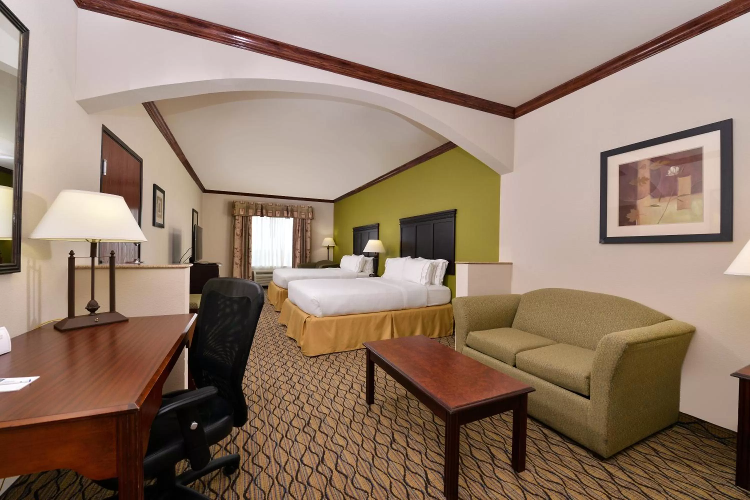 Photo of the whole room in Holiday Inn Express Hotel & Suites Sherman Highway 75 by IHG