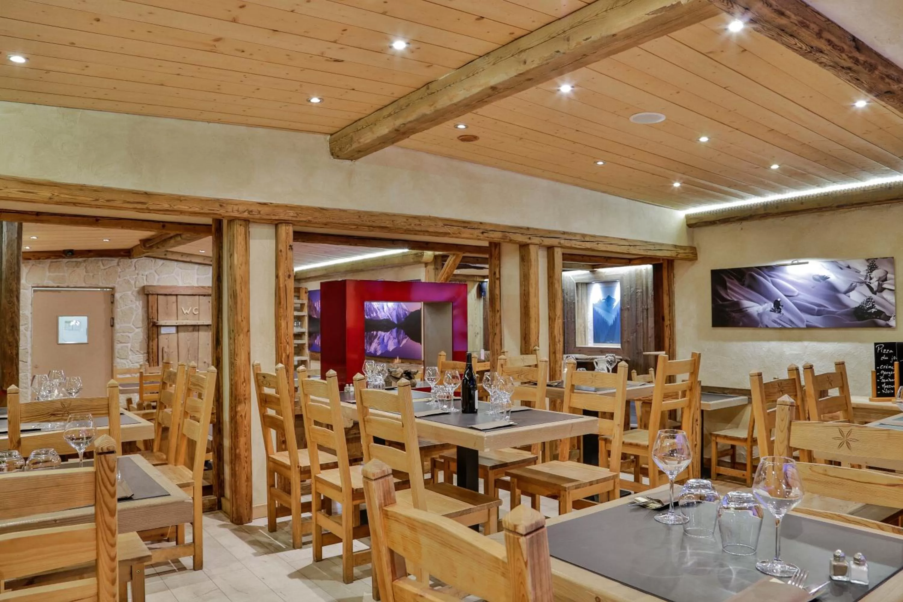 Restaurant/places to eat in Le Saint Antoine