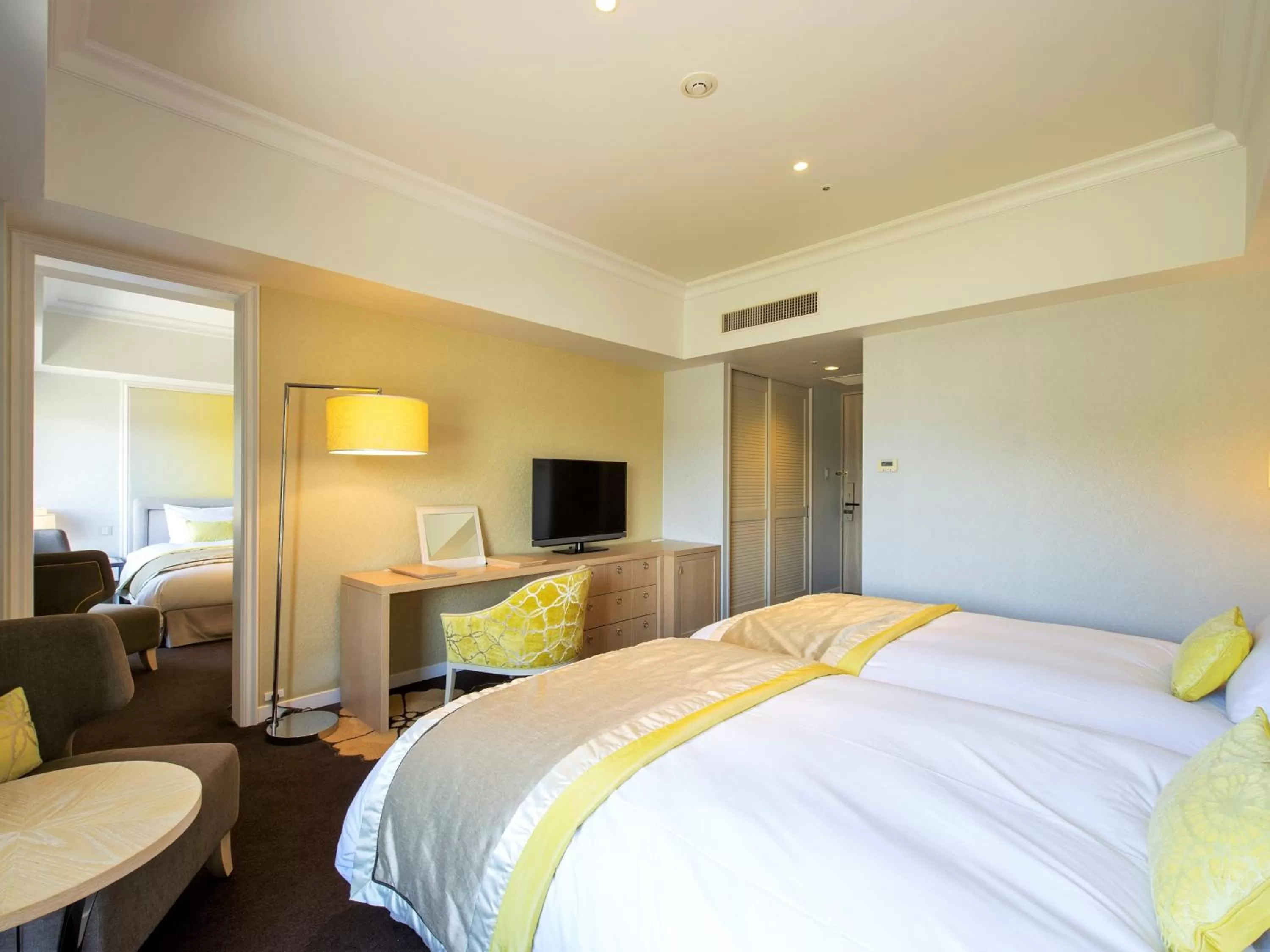 Photo of the whole room, Bed in Hotel Okura JR Huis Ten Bosch