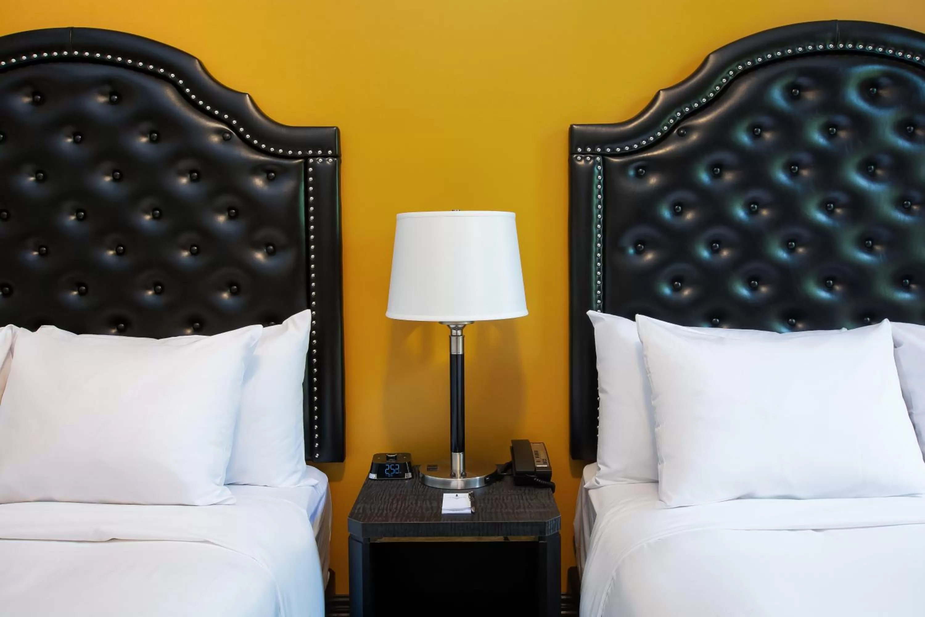 Bed in Hotel Clarendon