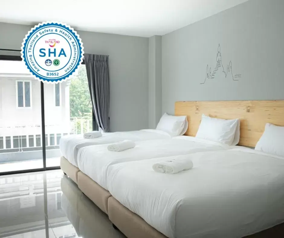 Triple Room in Fine Bed Hotel Triple Room in Fine Bed Hotel