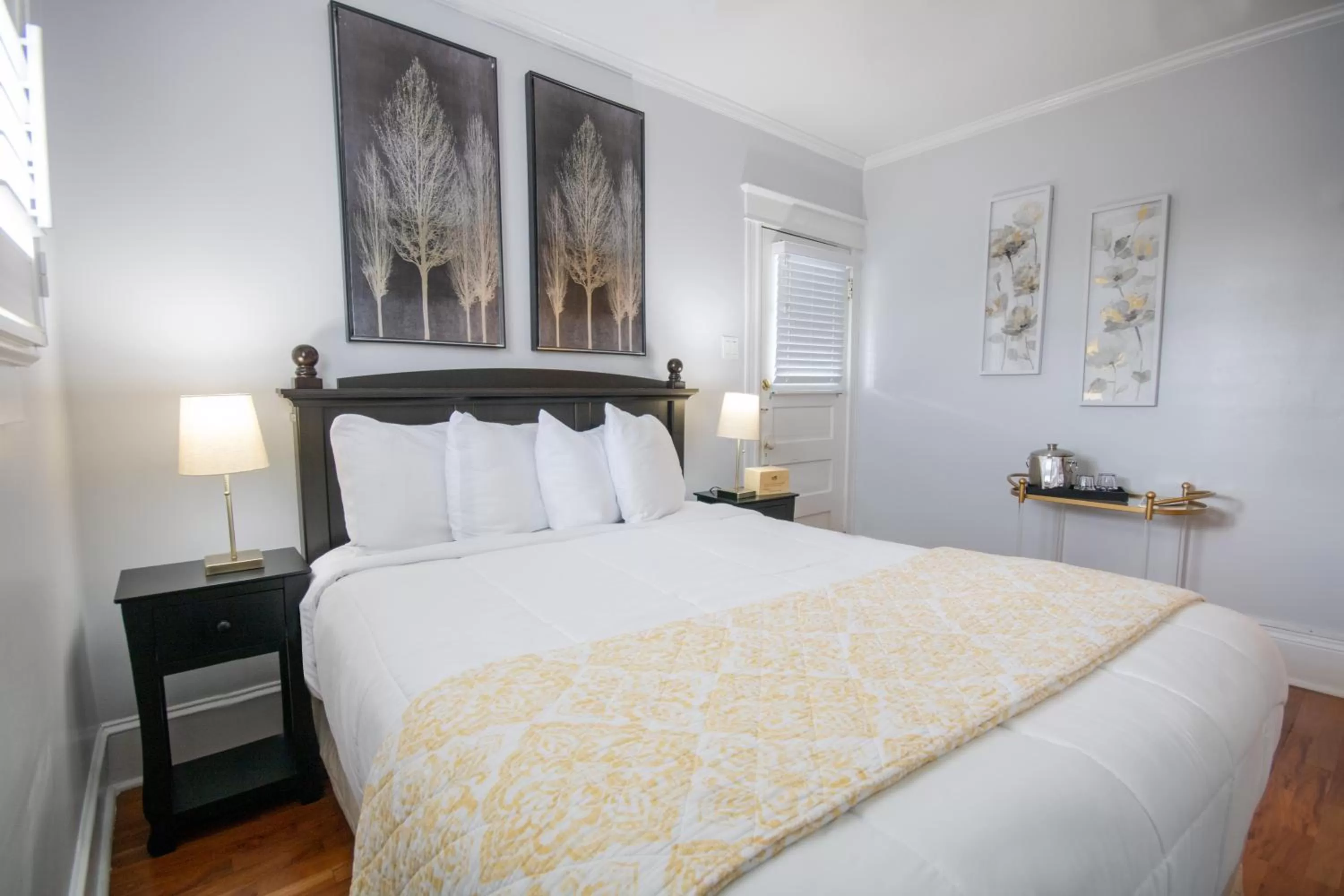 Bed in Hemingway House Bed and Breakfast