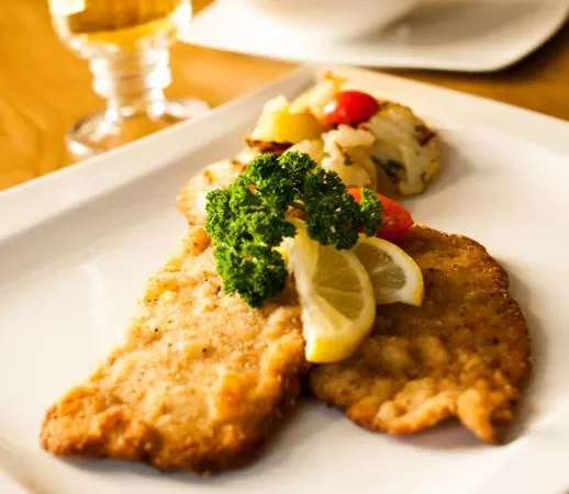 Restaurant/places to eat in Bayerischer Hof