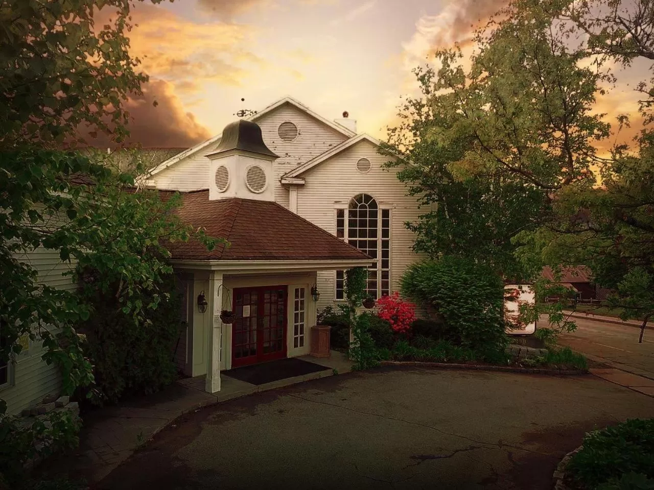 Facade/entrance, Property Building in Phoenix Inn Resort