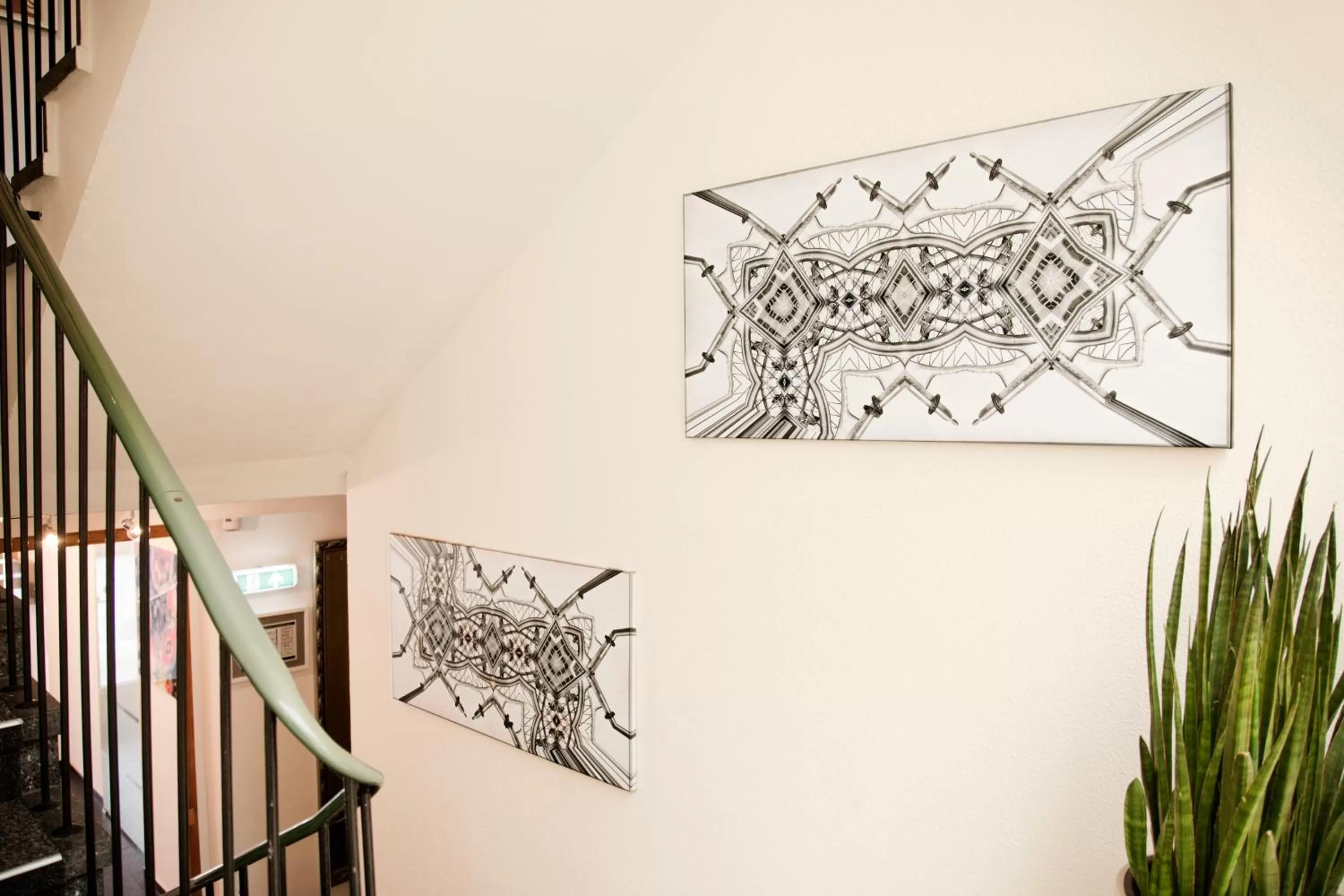 Property building in Les Nations