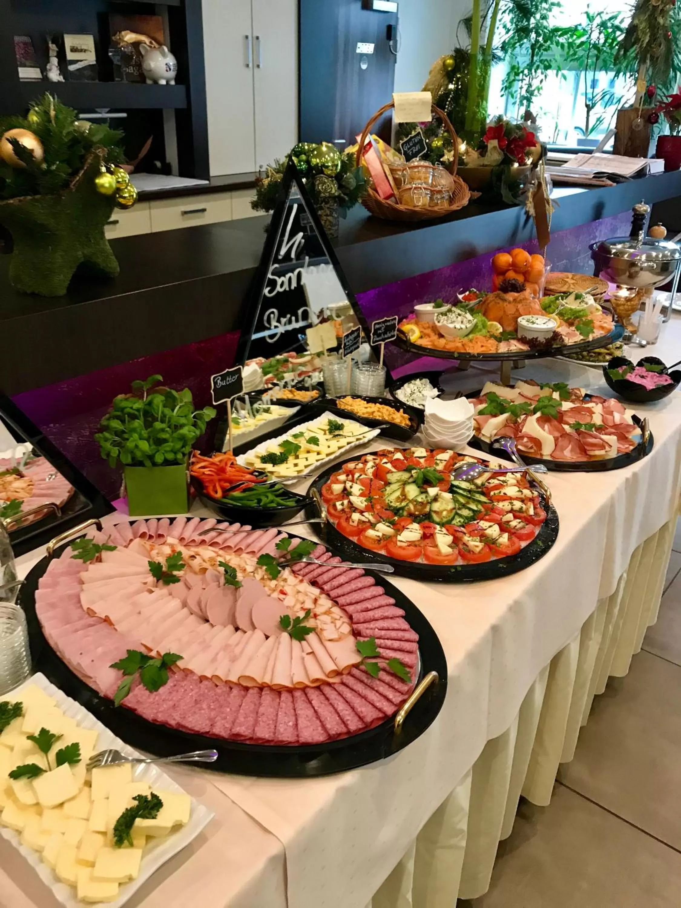 Food and drinks in Boutique Hotel Goldene Henne