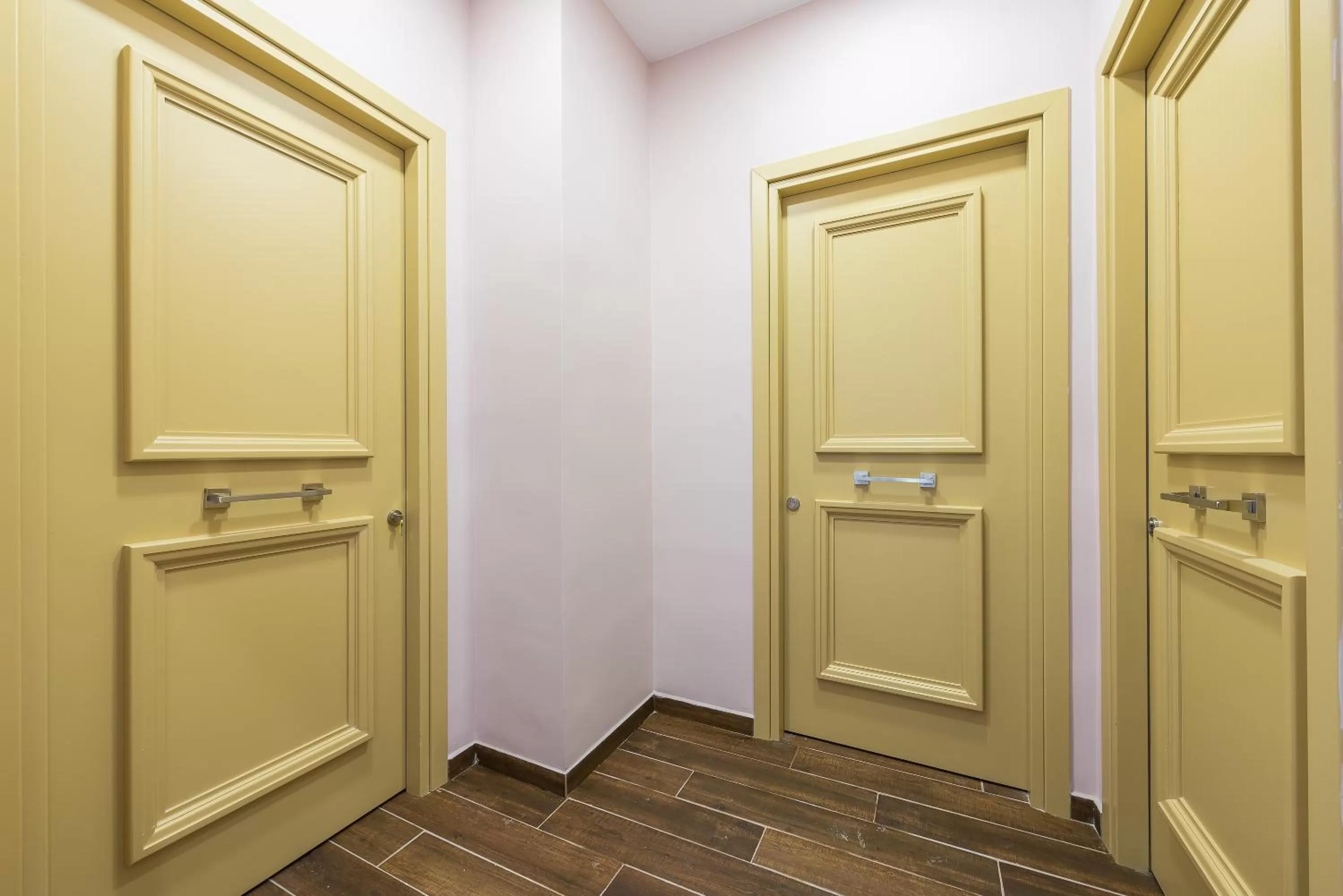 Property building in Athens Lights