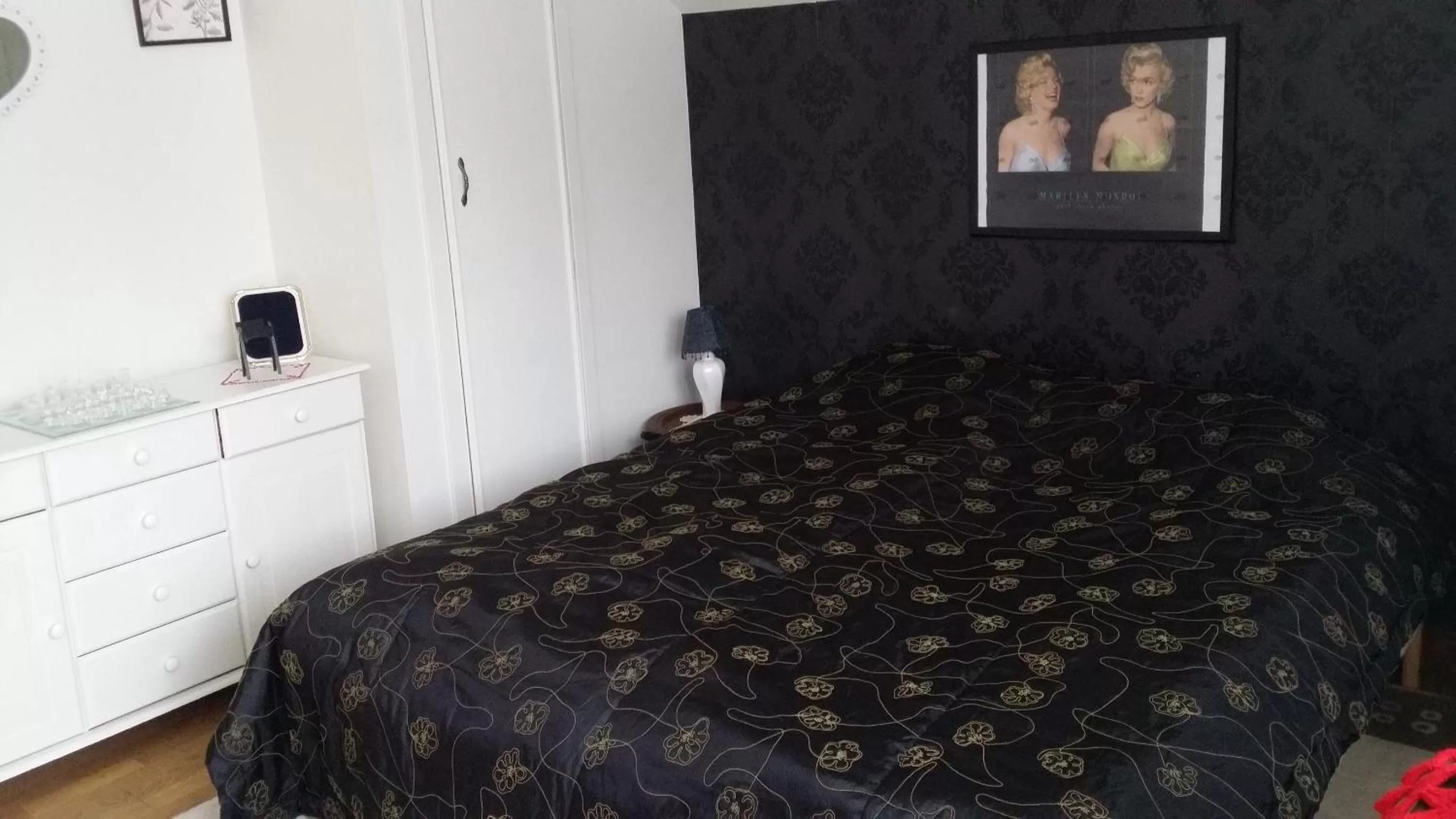 Bed in Stop at The Cross