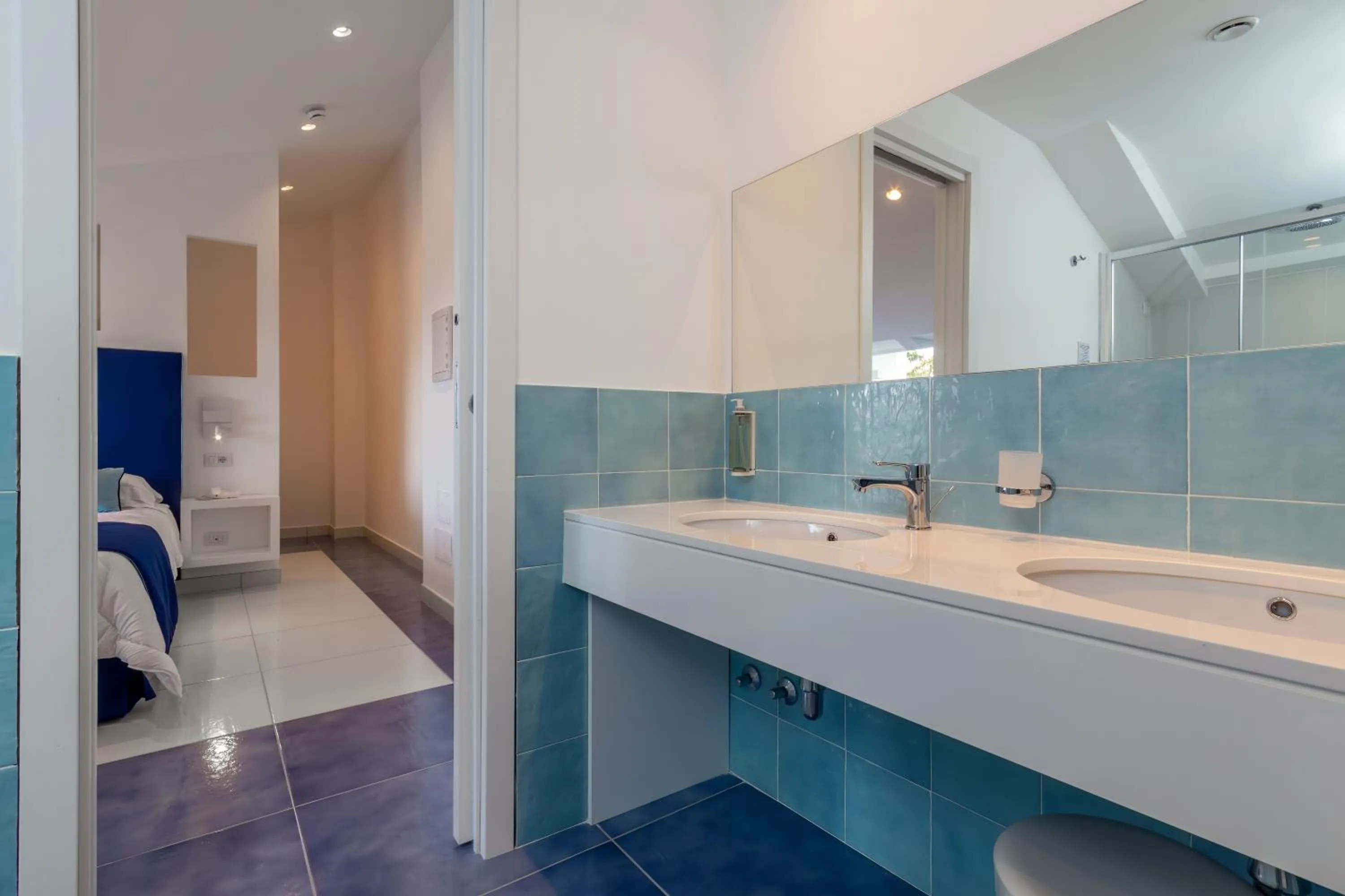 Toilet in Hotel Metropole